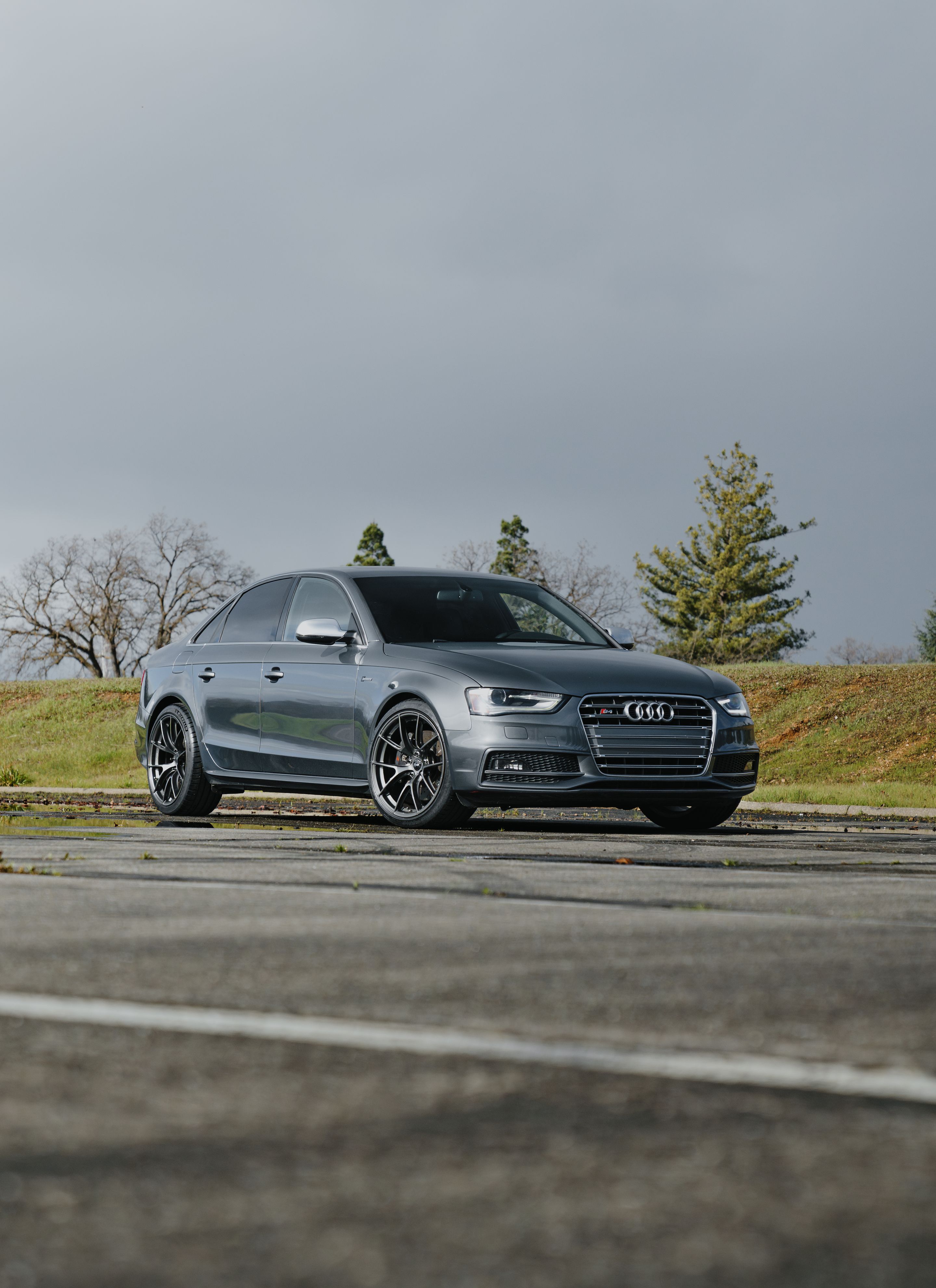 Grey Audi B8 S4 with 19" VS-5RS Apex wheels in Anthracite
