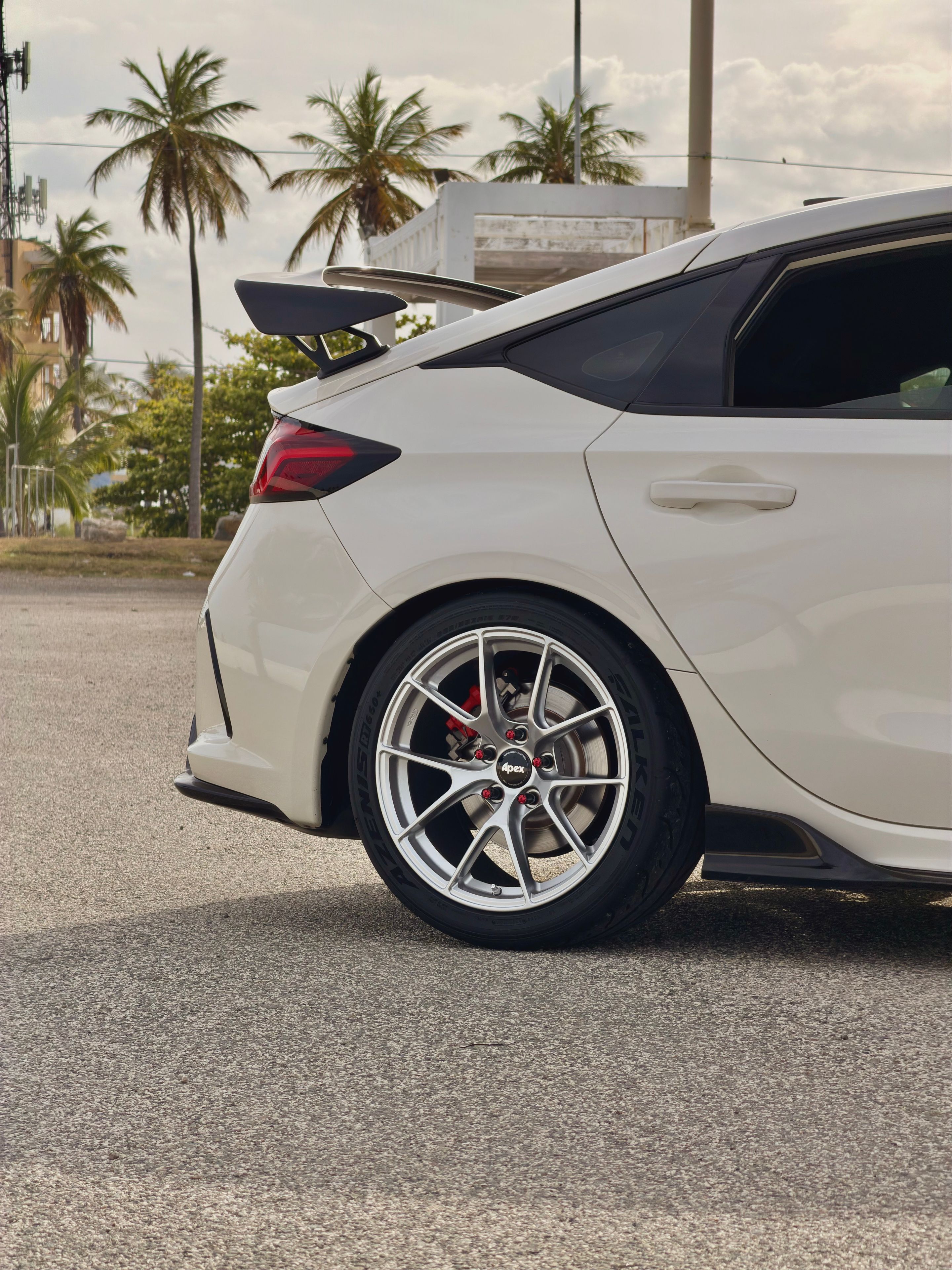 Civic-FL5-Type-R-White-Apex-VS-5RS-Race-Silver
