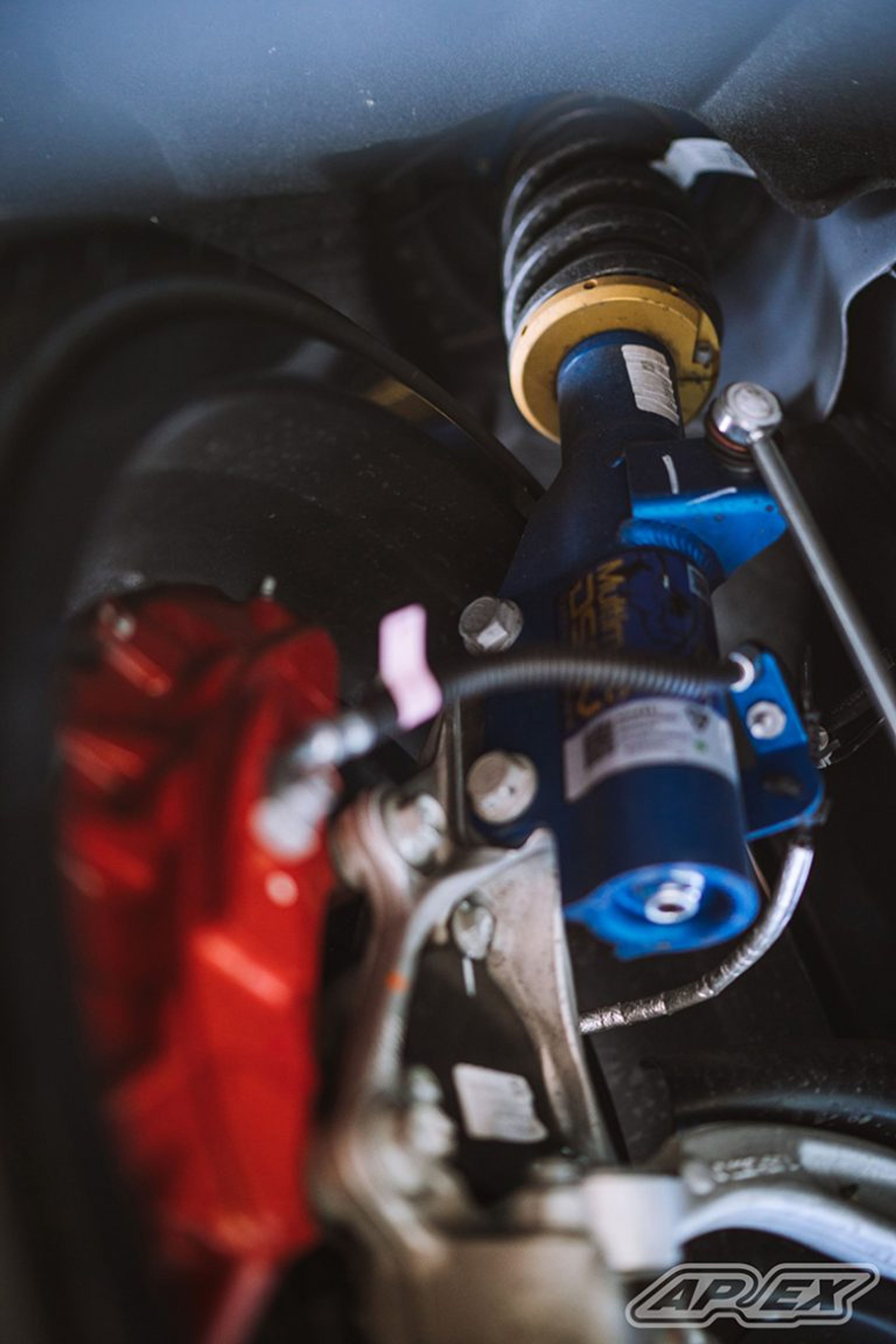 White Chevrolet 6th Gen Camaro ZL1 1LE with 19" ARC-8 Apex wheels in Anthracite