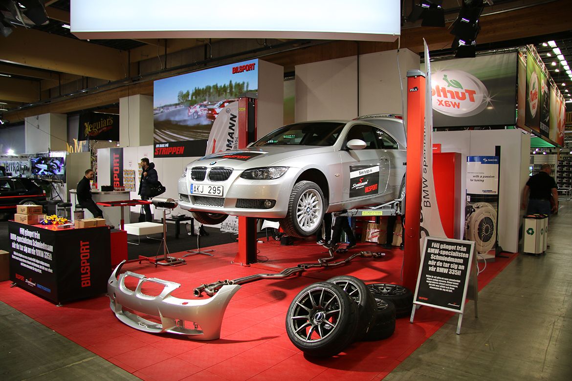 Grey BMW E92 Coupe 3 Series with 18" SM-10 Apex wheels in Anthracite