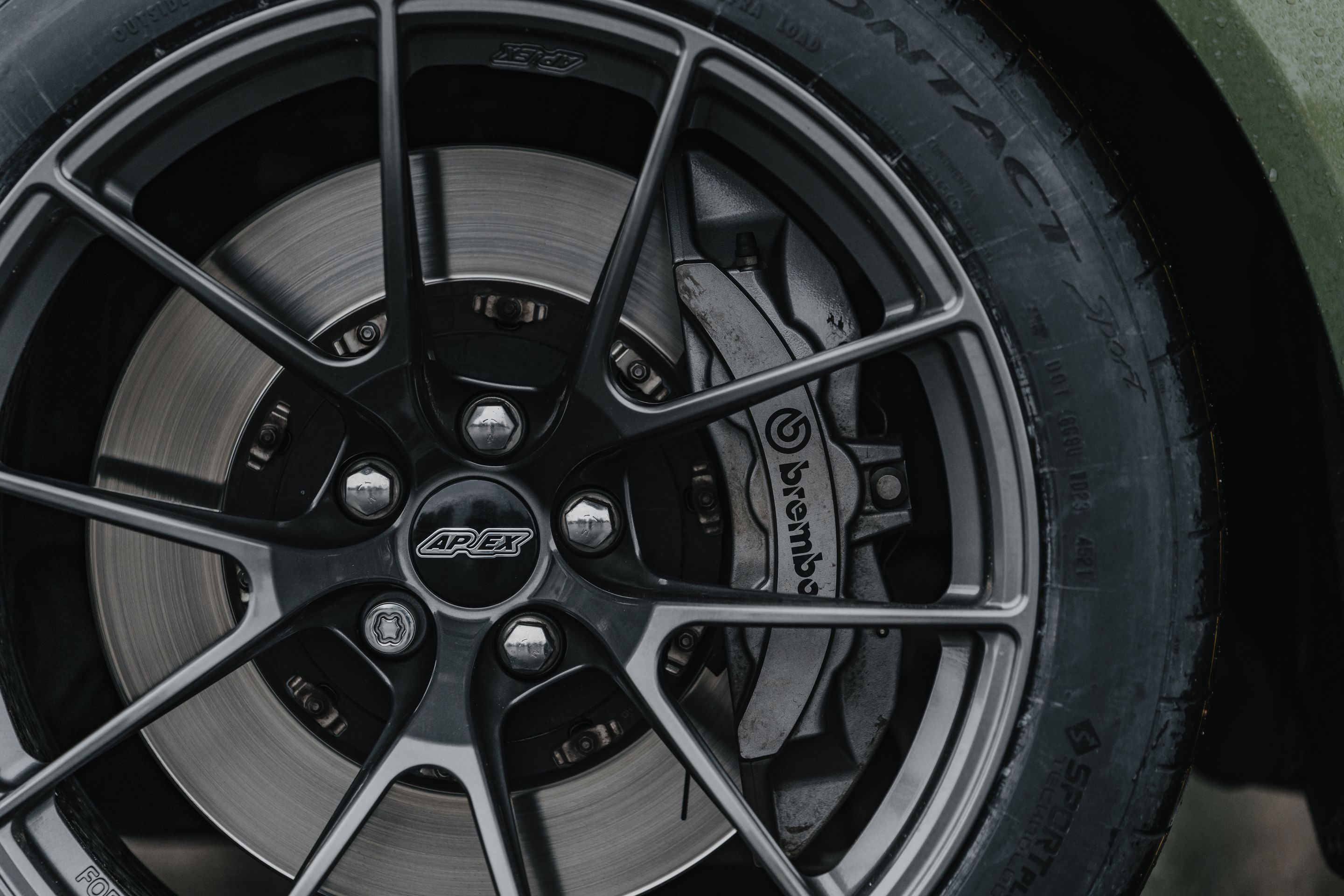 Green Dodge Challenger R/T Scat Pack Widebody with 20" VS-5RS Apex wheels in Anthracite