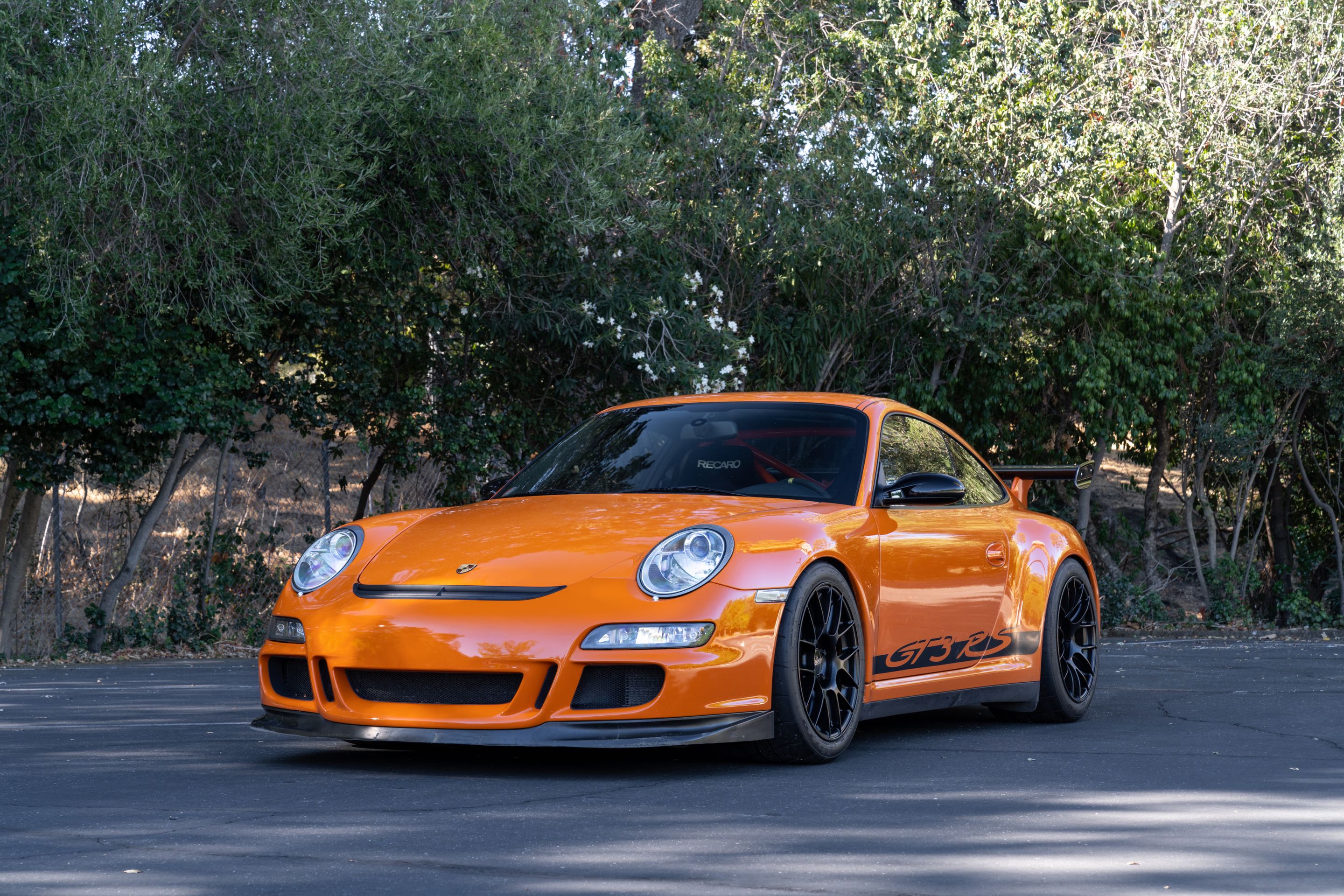 Orange Porsche 911 997 GT3 RS with 18" EC-7RS Apex wheels in Satin Black