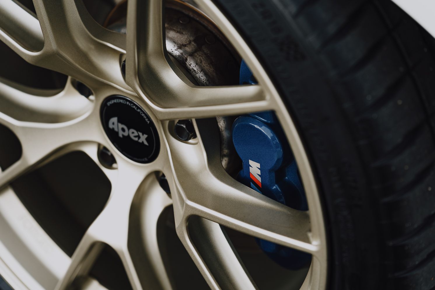 White BMW F22 Coupe 2 Series with 18" VS-5RS Apex wheels in Motorsport Gold