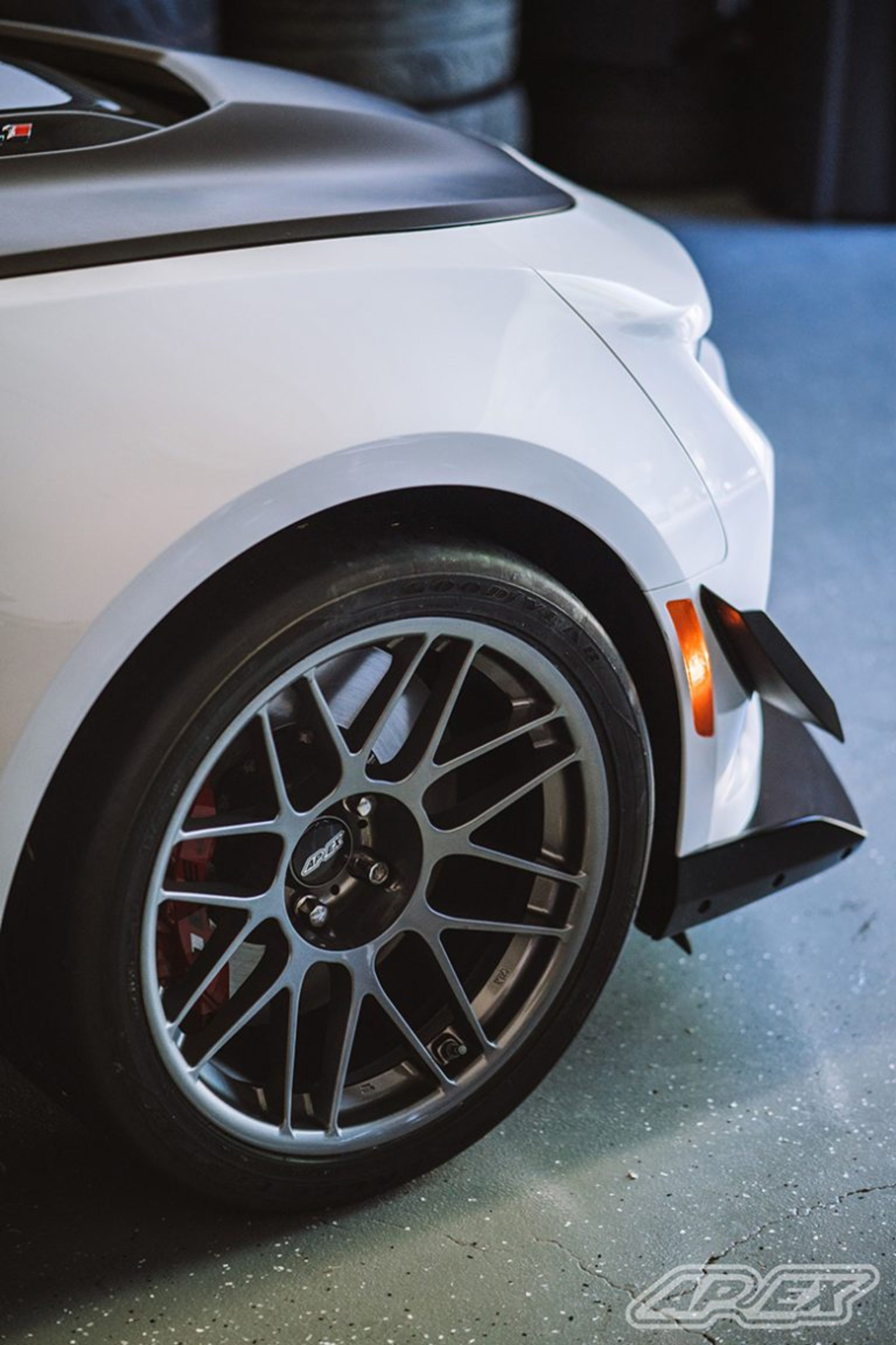 White Chevrolet 6th Gen Camaro ZL1 1LE with 19" ARC-8 Apex wheels in Anthracite