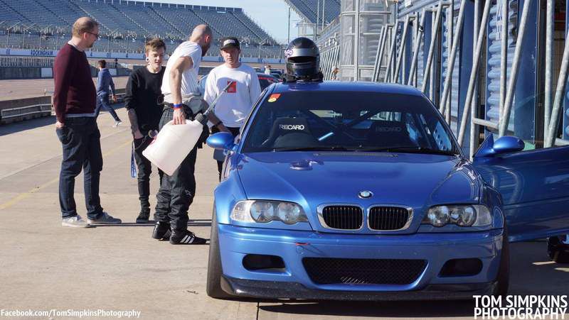 Blue BMW E46 M3 with 18" ARC-8 Apex wheels in Anthracite