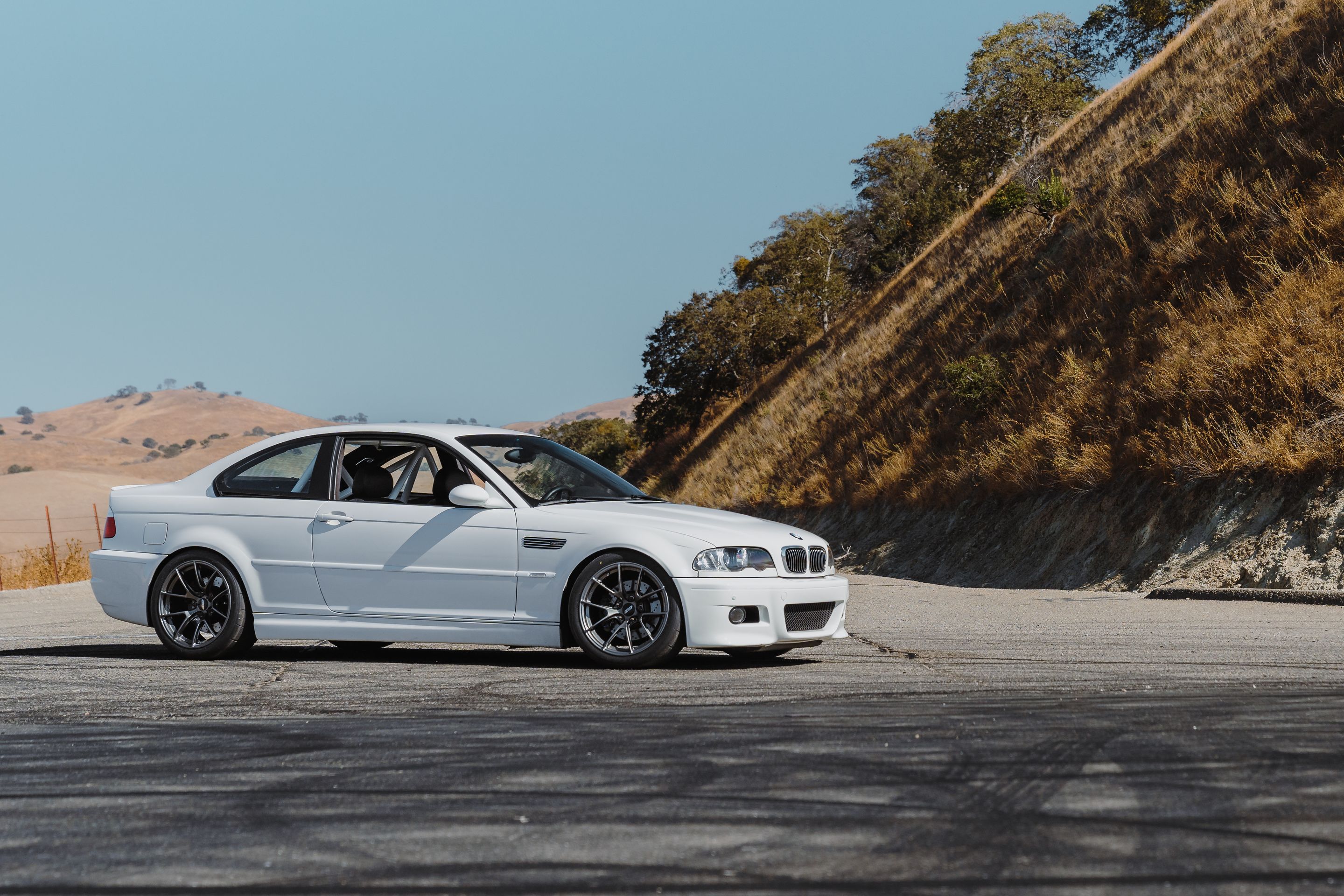 White BMW E46 M3 with 18" VS-5RS Apex wheels in Anthracite