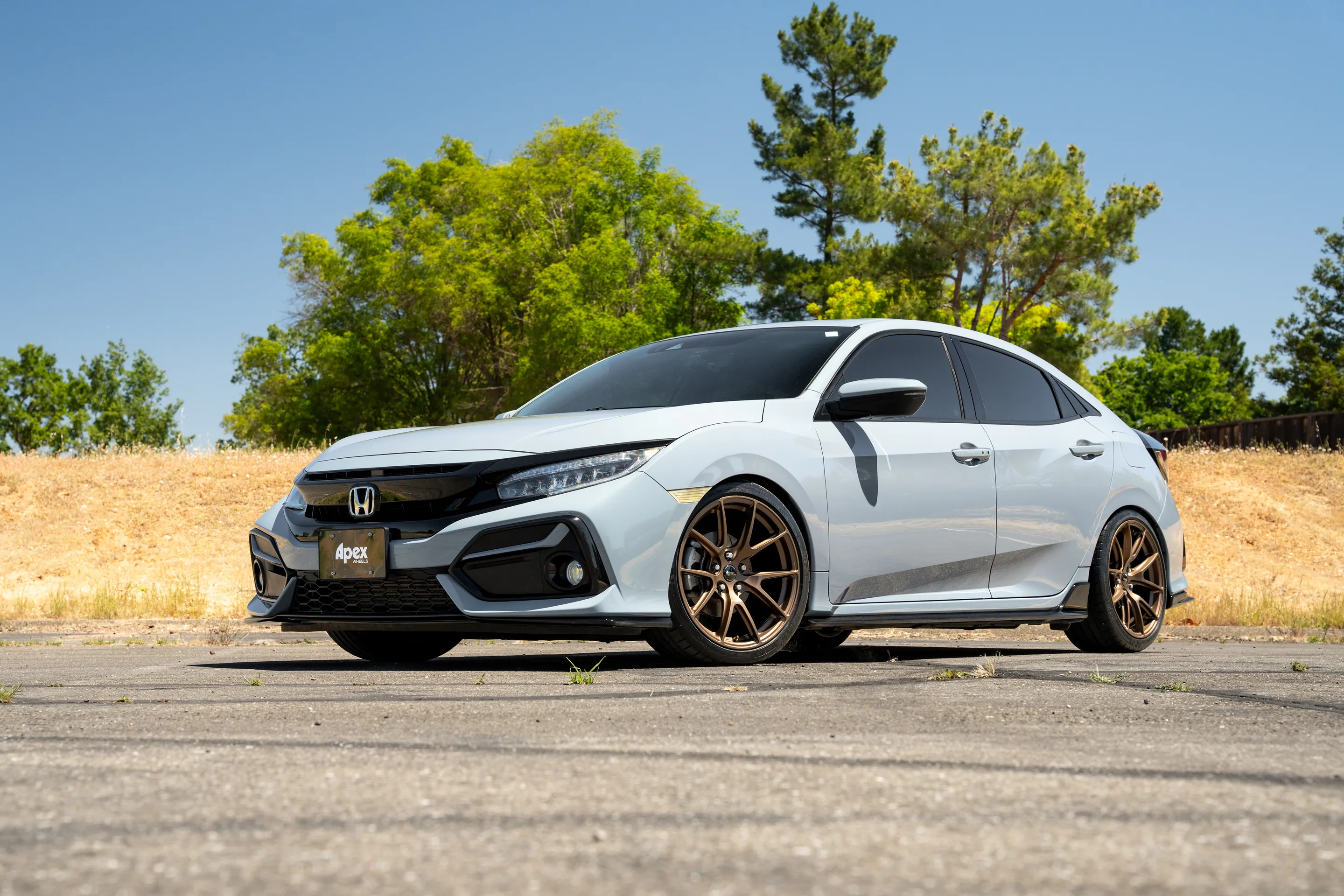 Grey Honda 10th Gen Civic with 18" VS-5 Apex wheels in Satin Bronze