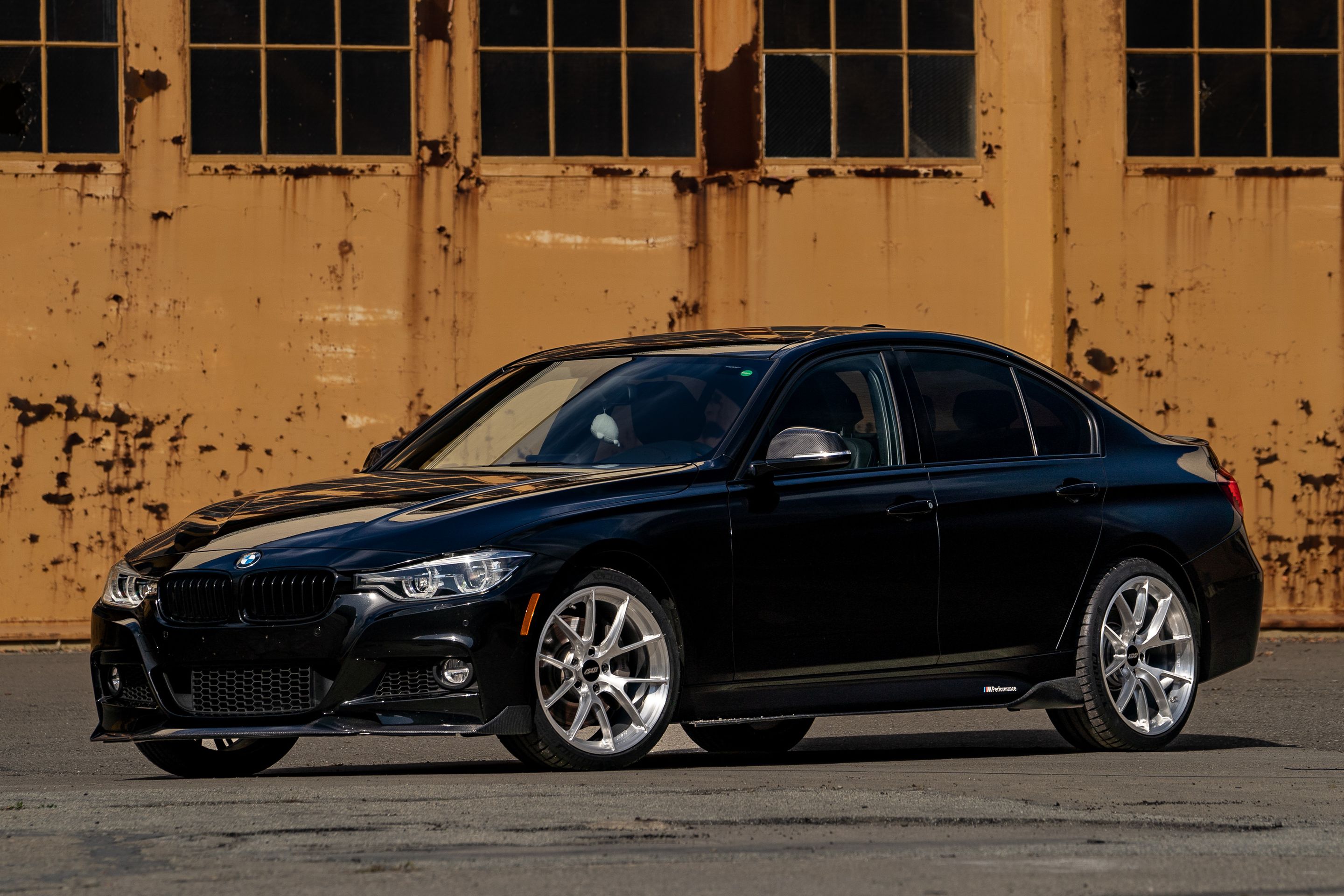 Black BMW F30 Sedan 3 Series with 19" VS-5RS Apex wheels in Brushed Clear
