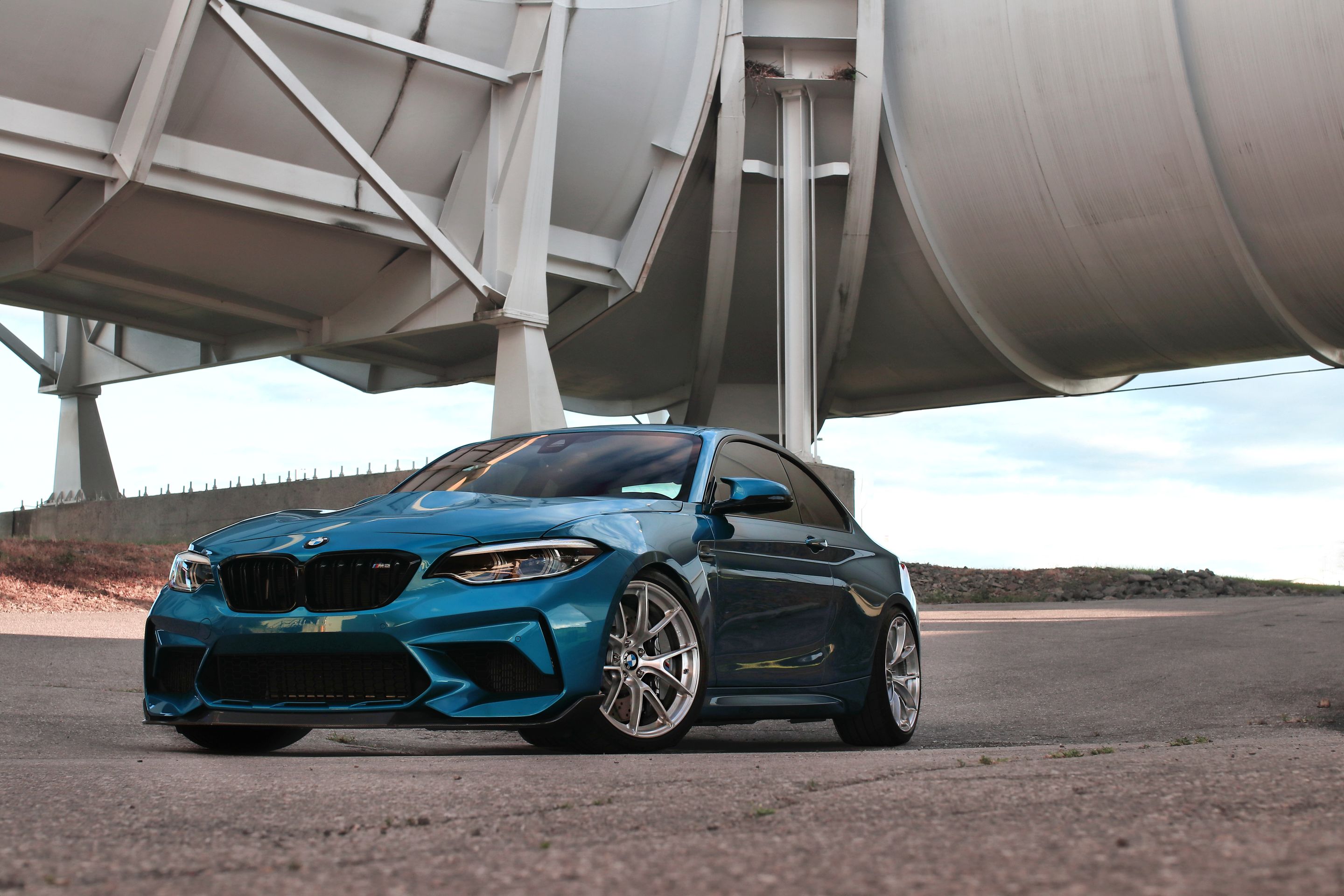 Blue BMW F87 M2 with 19" VS-5RS Apex wheels in Brushed Clear
