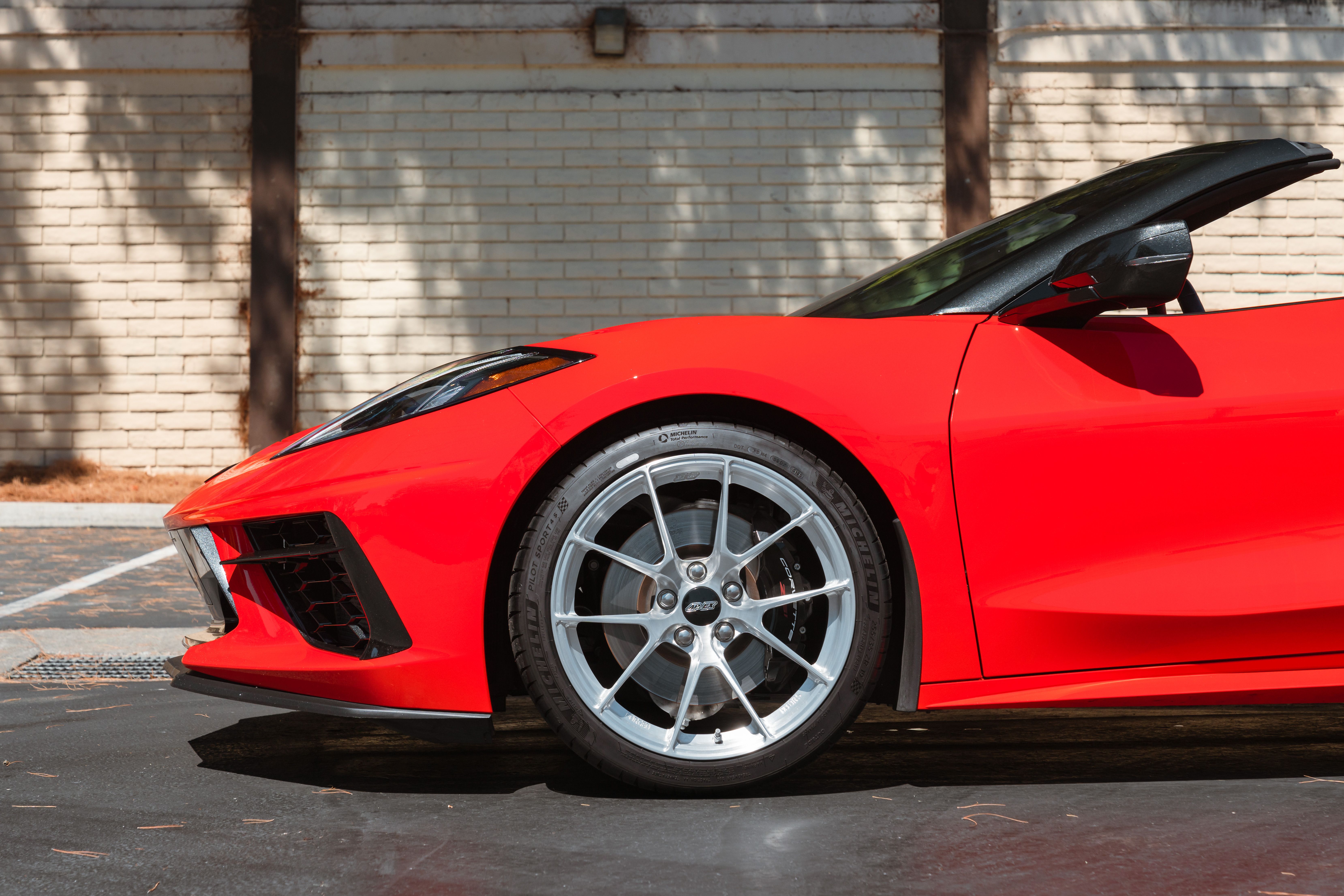 Chevrolet C8 Corvette Stingray/Z51 with 19