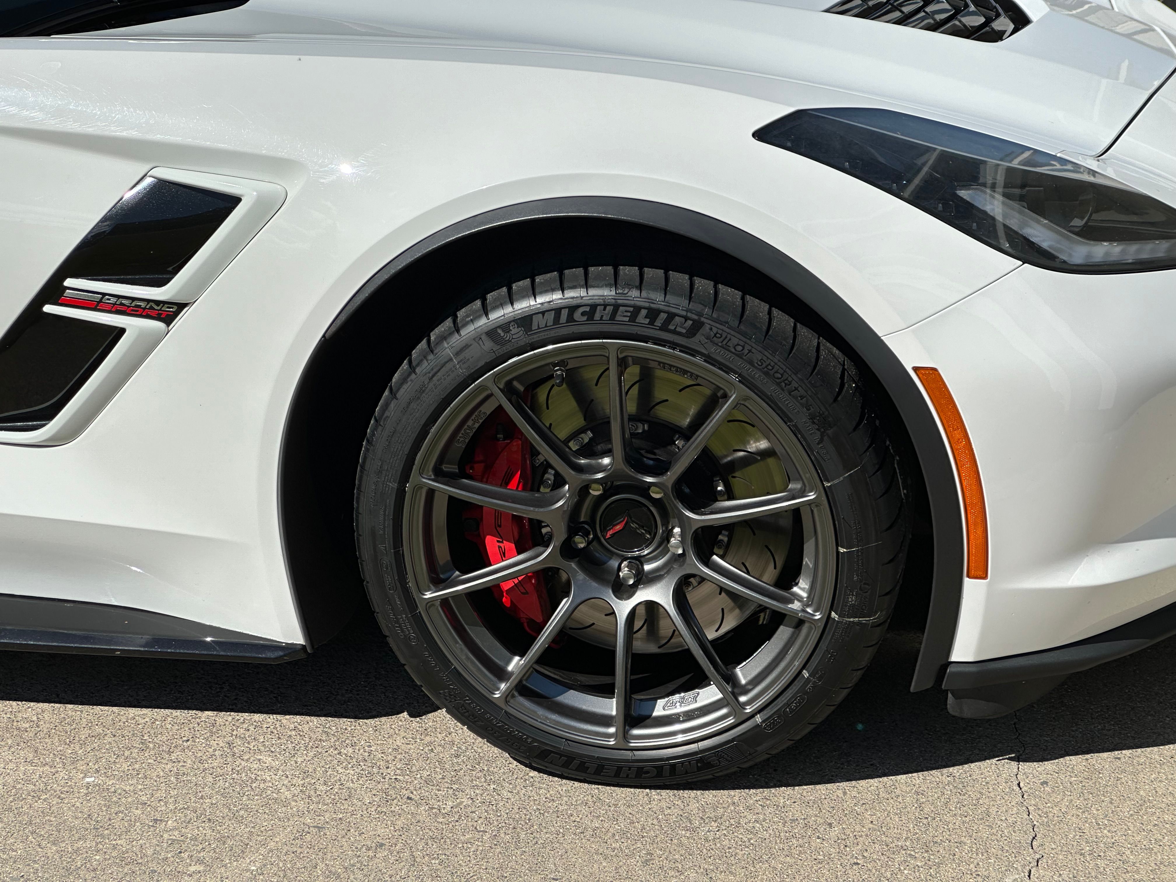 Chevrolet C7 Corvette Grand Sport with 18