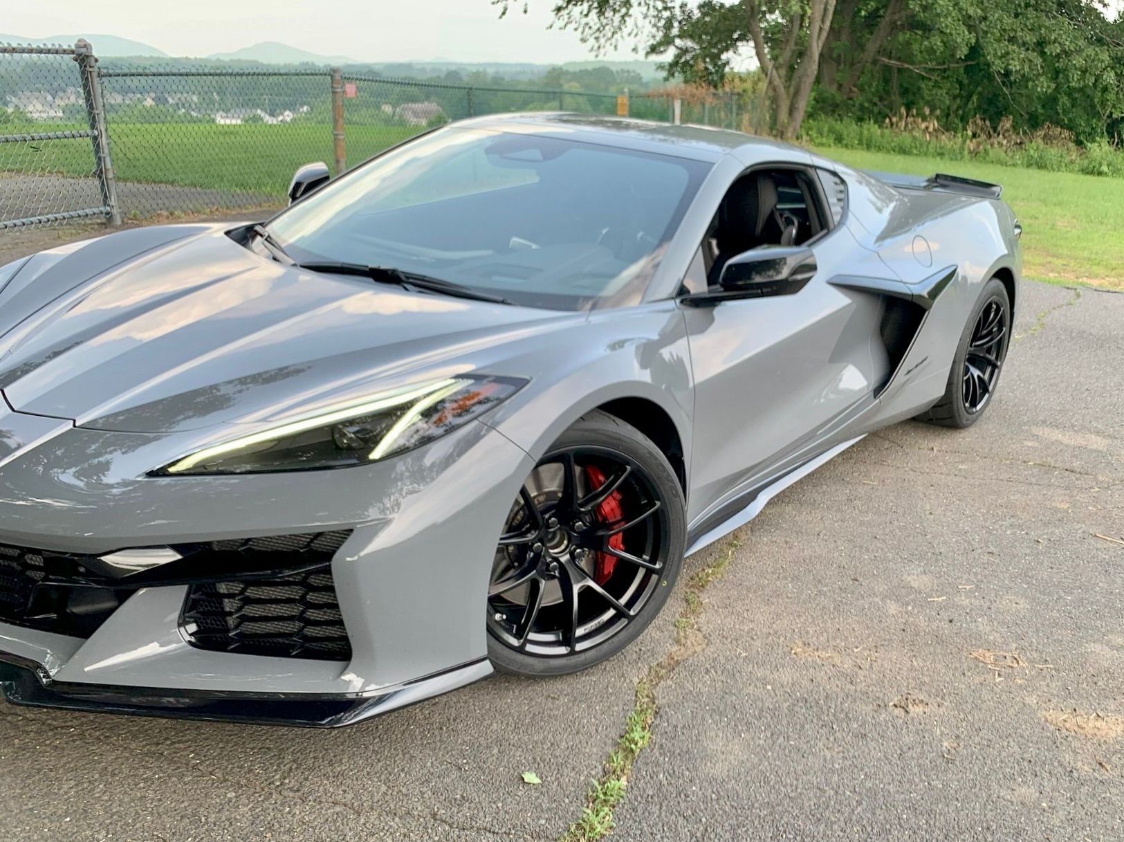 Grey Chevrolet C8 Corvette Z06 with 19" VS-5RE Apex wheels in Satin Black