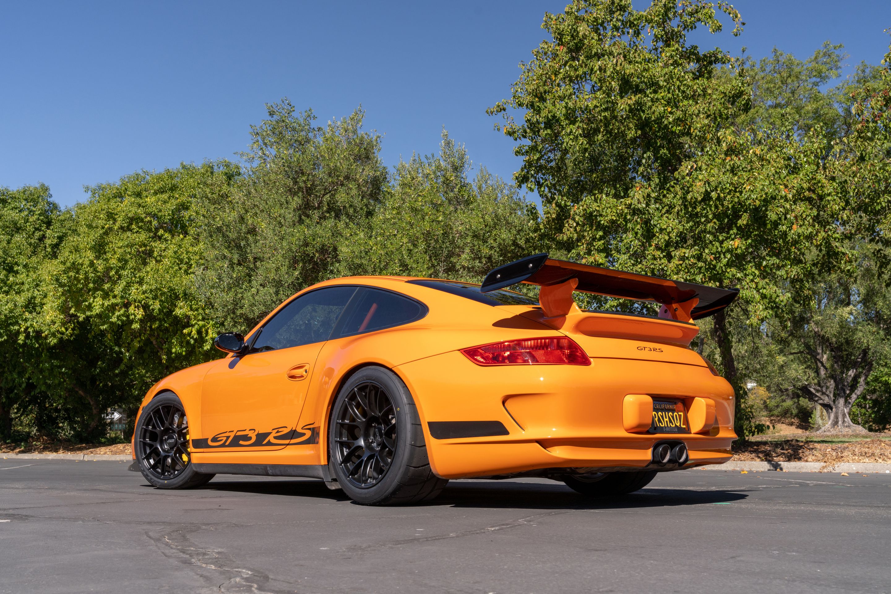 Orange Porsche 911 997 GT3 RS with 18" EC-7RS Apex wheels in Satin Black