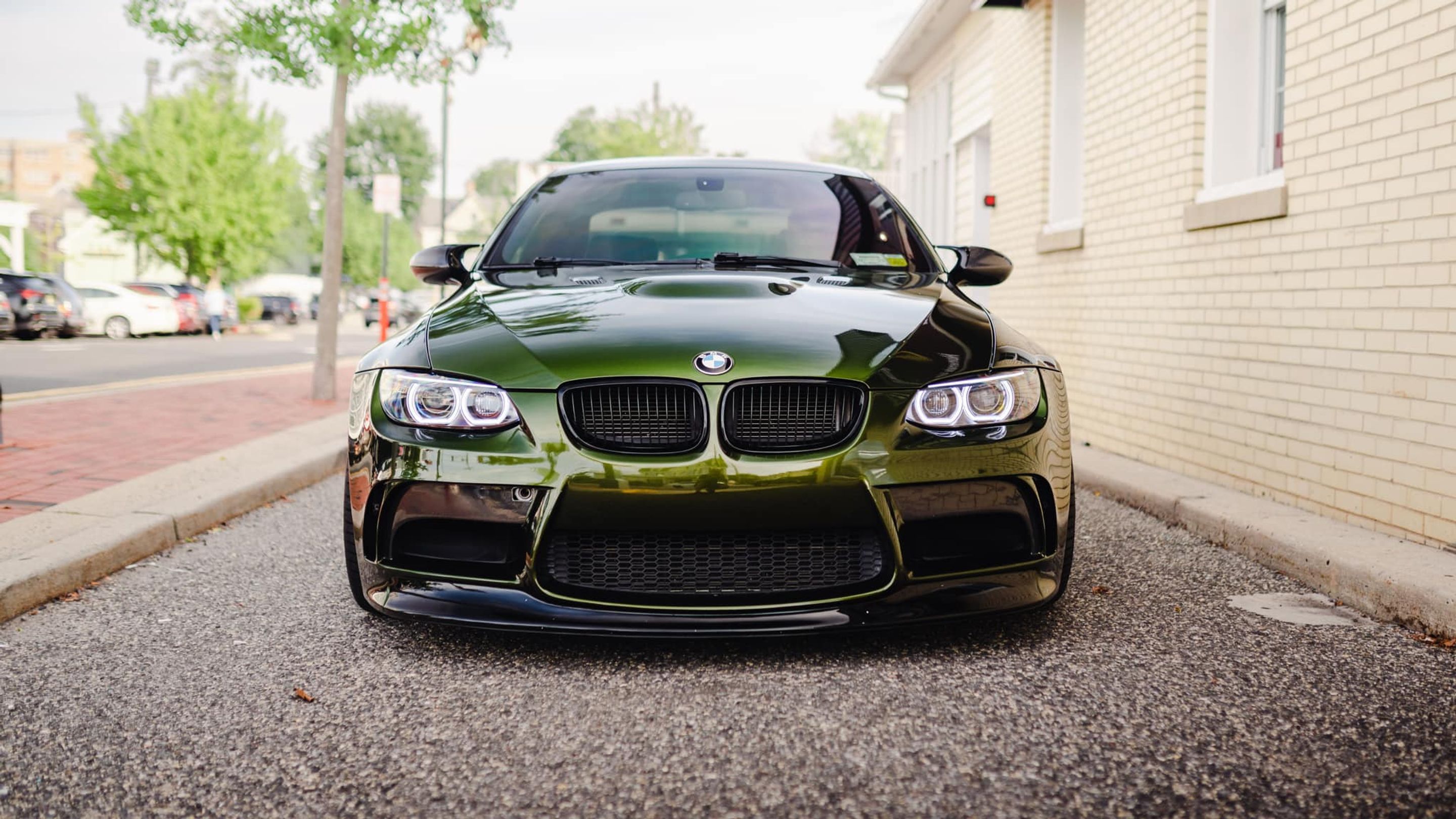 Green BMW E92 Coupe M3 with 19" ARC-8 Apex wheels in Hyper Silver