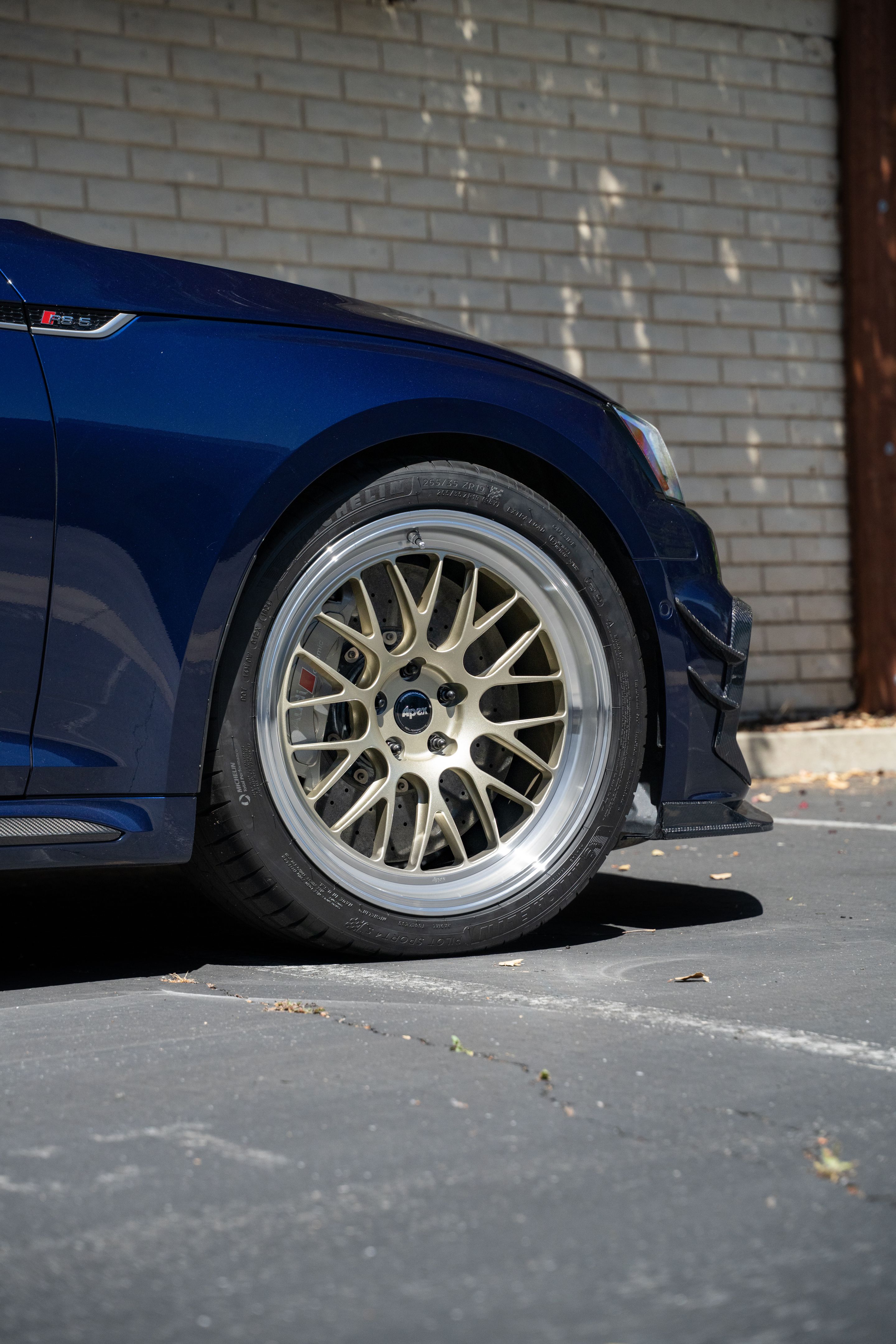 Blue Audi B9 RS 5 Sportback with 19" ML-10RT Apex wheels in Machined Lip Gloss Motorsport Gold