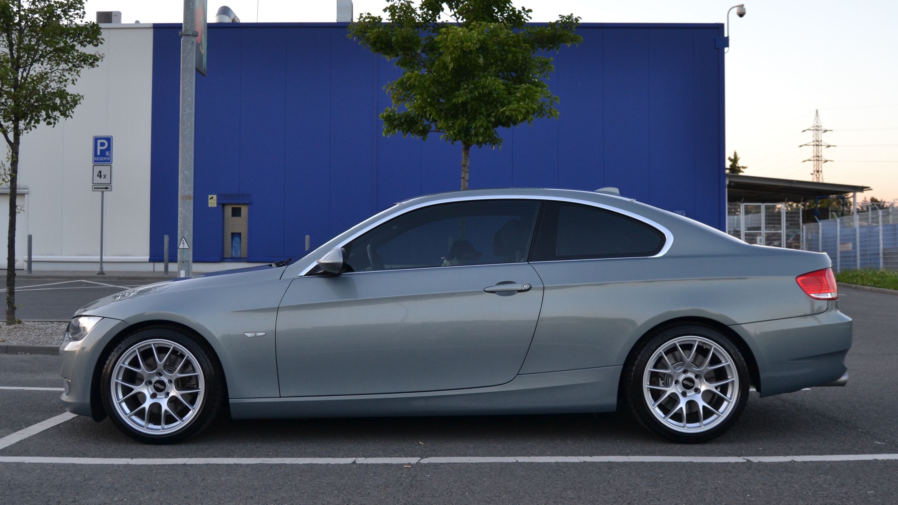 Grey BMW E92 Coupe 3 Series with 18" EC-7 Apex wheels in Race Silver