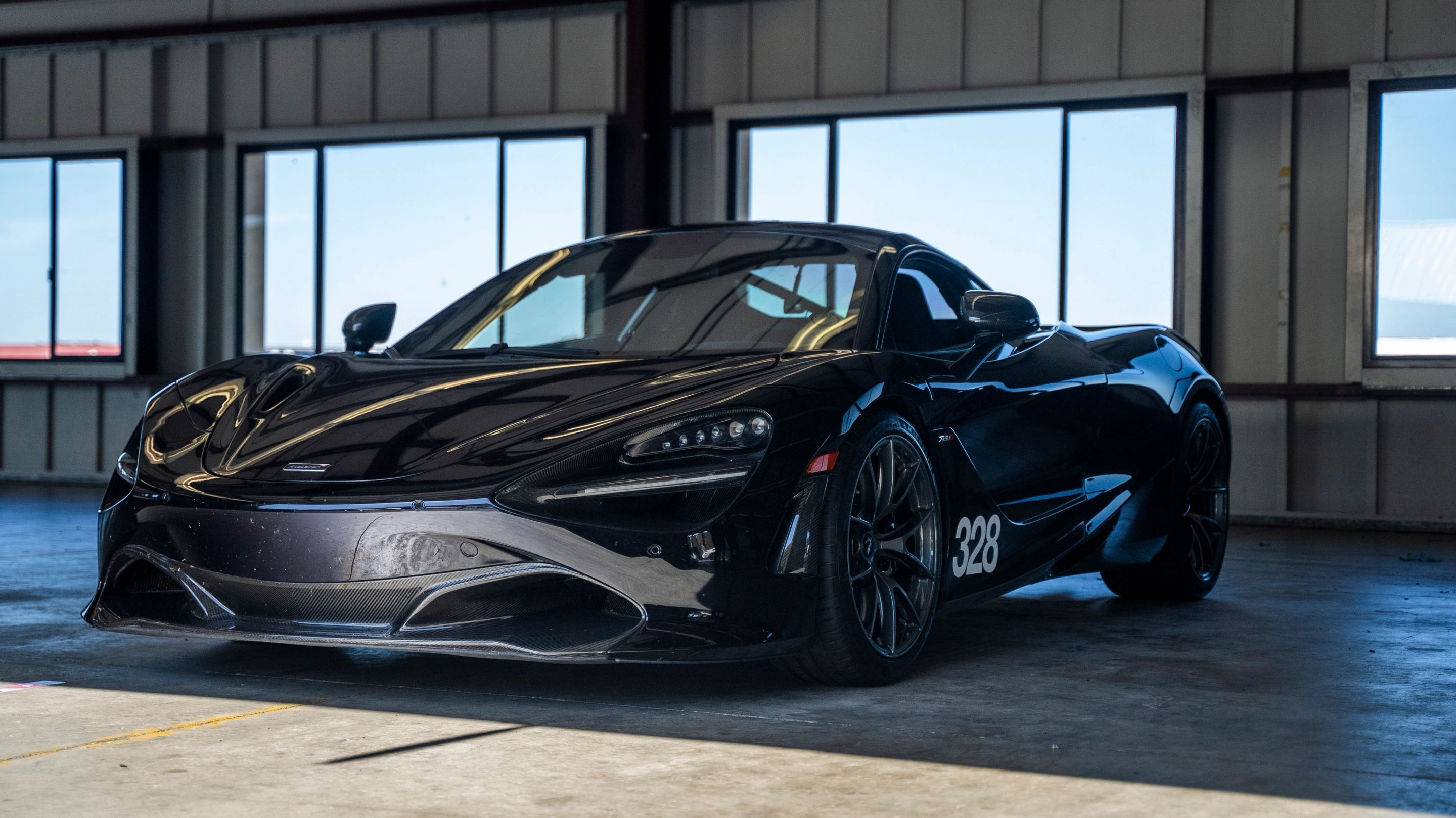 Black McLaren 720S with 19"/20" VS-5RS Apex wheels in Anthracite