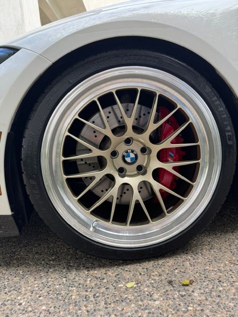 White BMW G80 M3 with 20" ML-10RT Apex wheels in Machined Lip Gloss Motorsport Gold