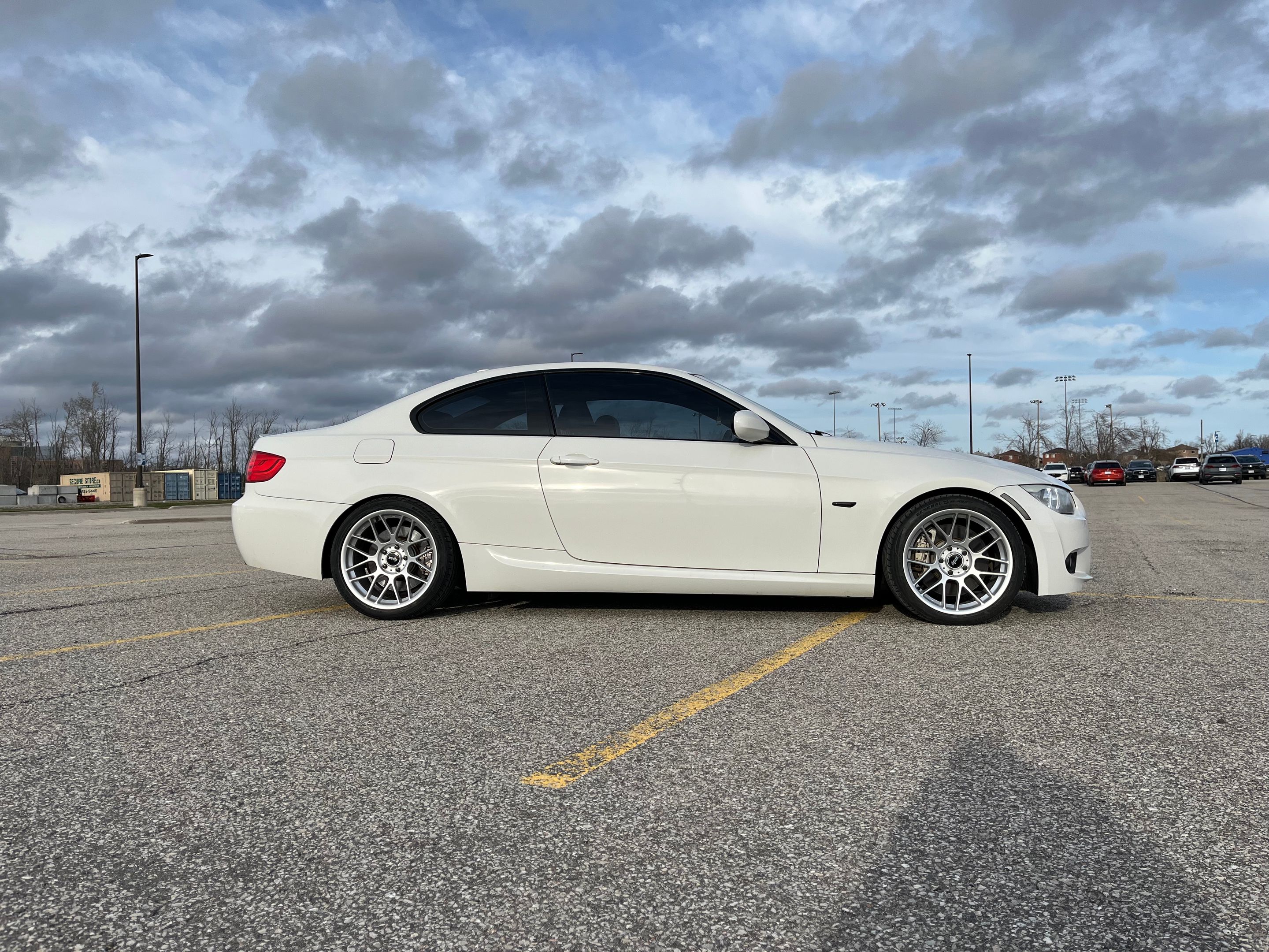 White BMW E92 Coupe 3 Series with 18" ARC-8 Apex wheels in Race Silver