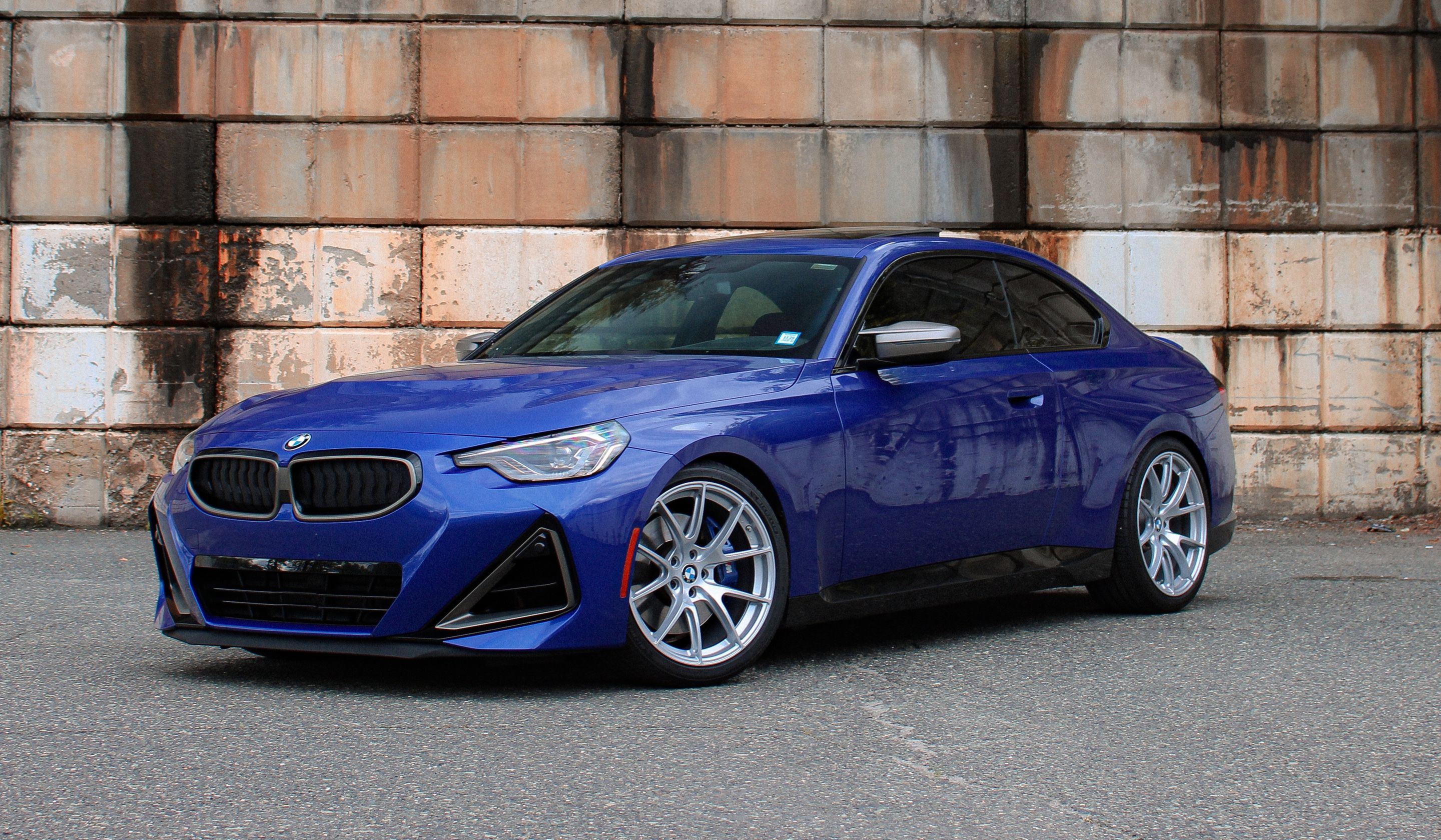 Blue BMW G42 2 Series with 19" VS-5 Apex wheels in Race Silver