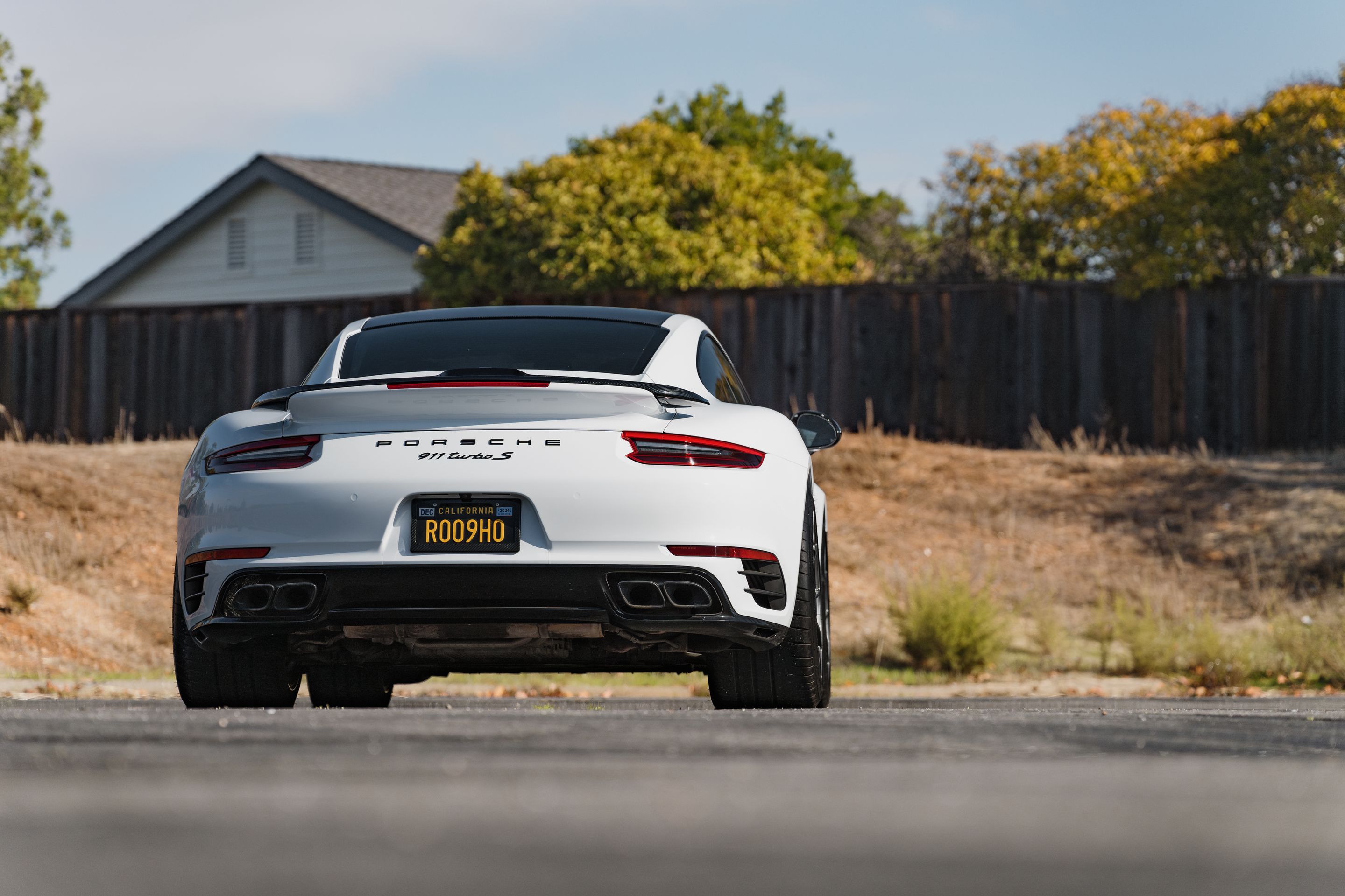 White Porsche 911 991.2 Turbo S with 20" VS-5RS Apex wheels in Anthracite