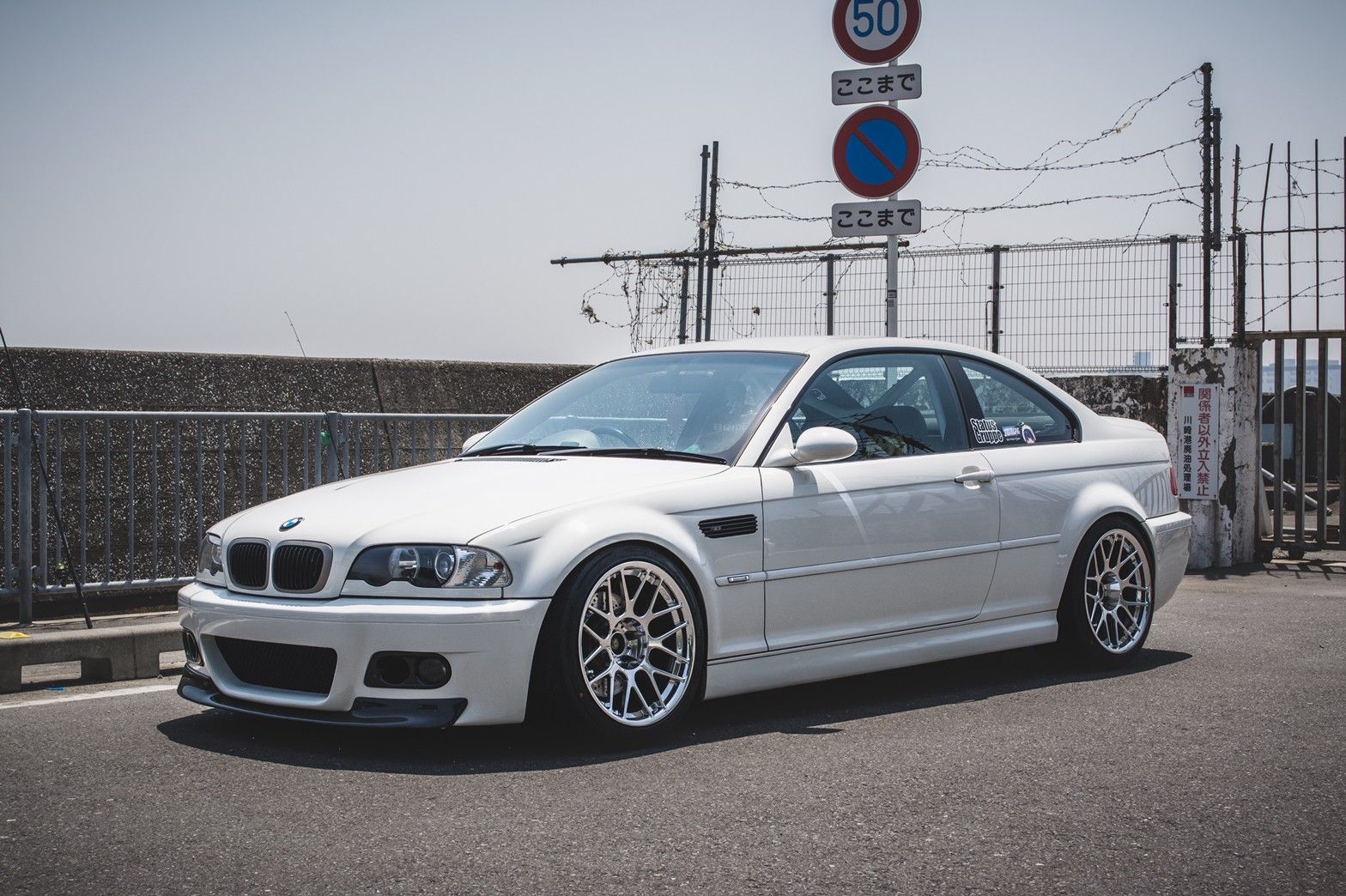 White BMW E46 M3 with 18" ARC-8R Apex wheels in Polished