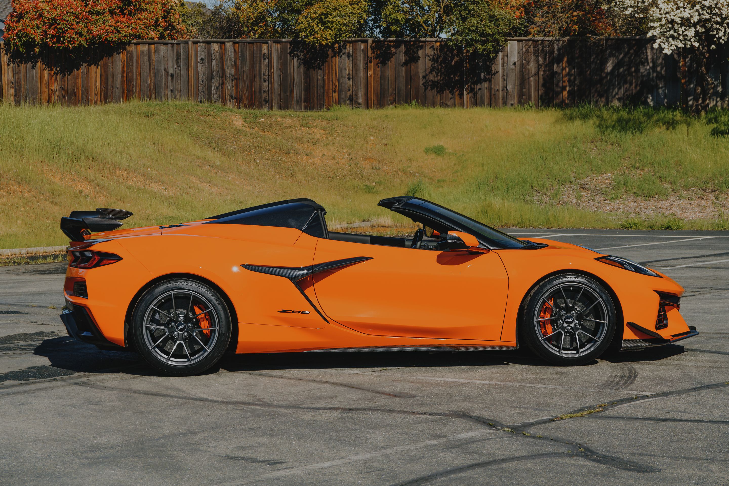 Orange Chevrolet C8 Corvette Z06 with 19" VS-5RS Apex wheels in Anthracite