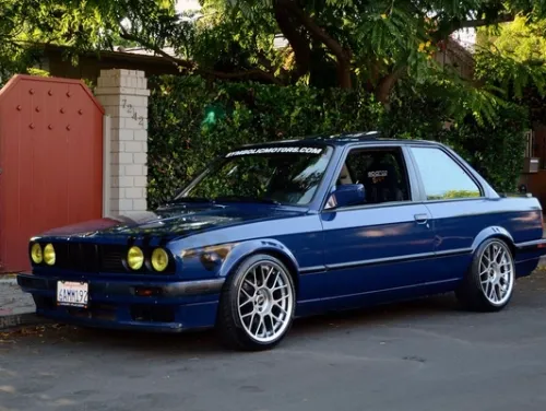 Blue BMW 3 Series - ARC-8 in Hyper Silver