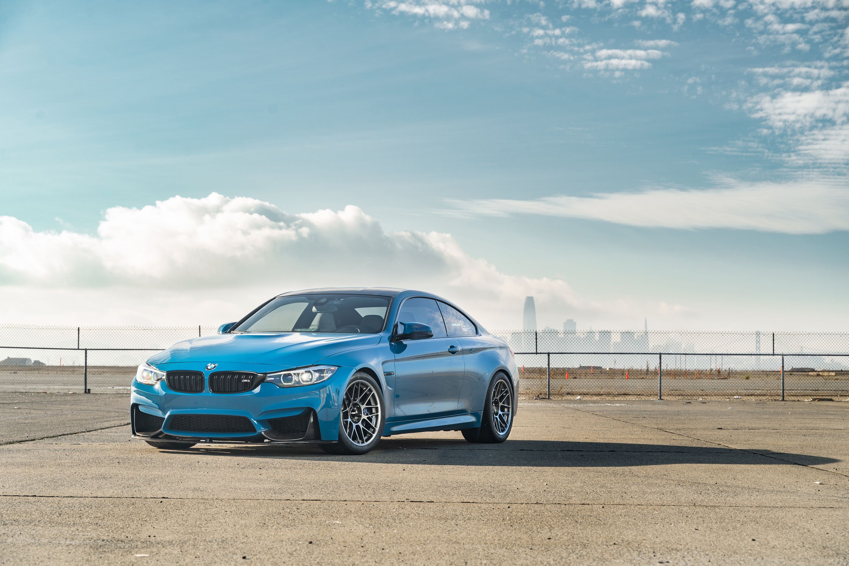 Blue BMW F82 Coupe M4 with 18" ARC-8 Apex wheels in Anthracite