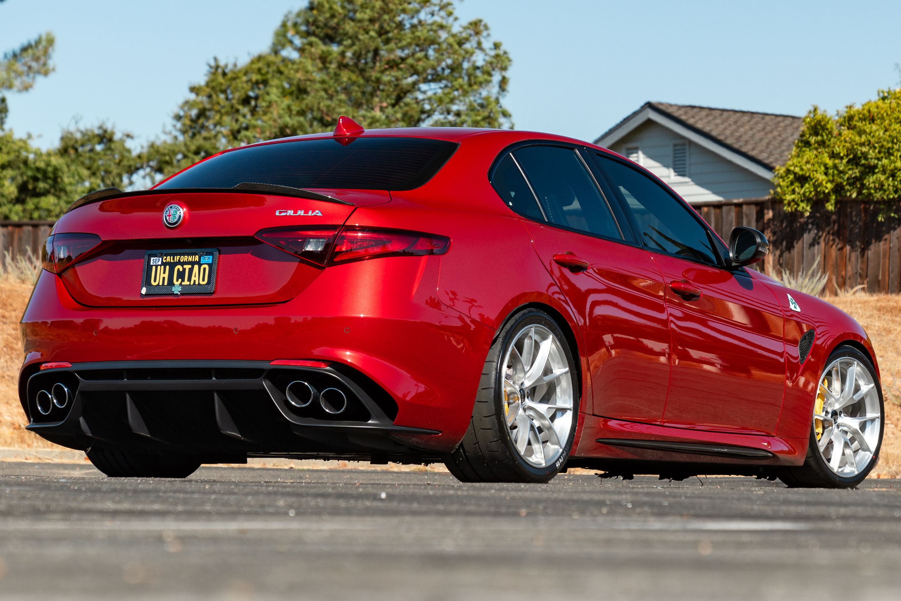 Red Alfa Romeo Giulia Quadrifoglio with 19" VS-5RS Apex wheels in Brushed Clear
