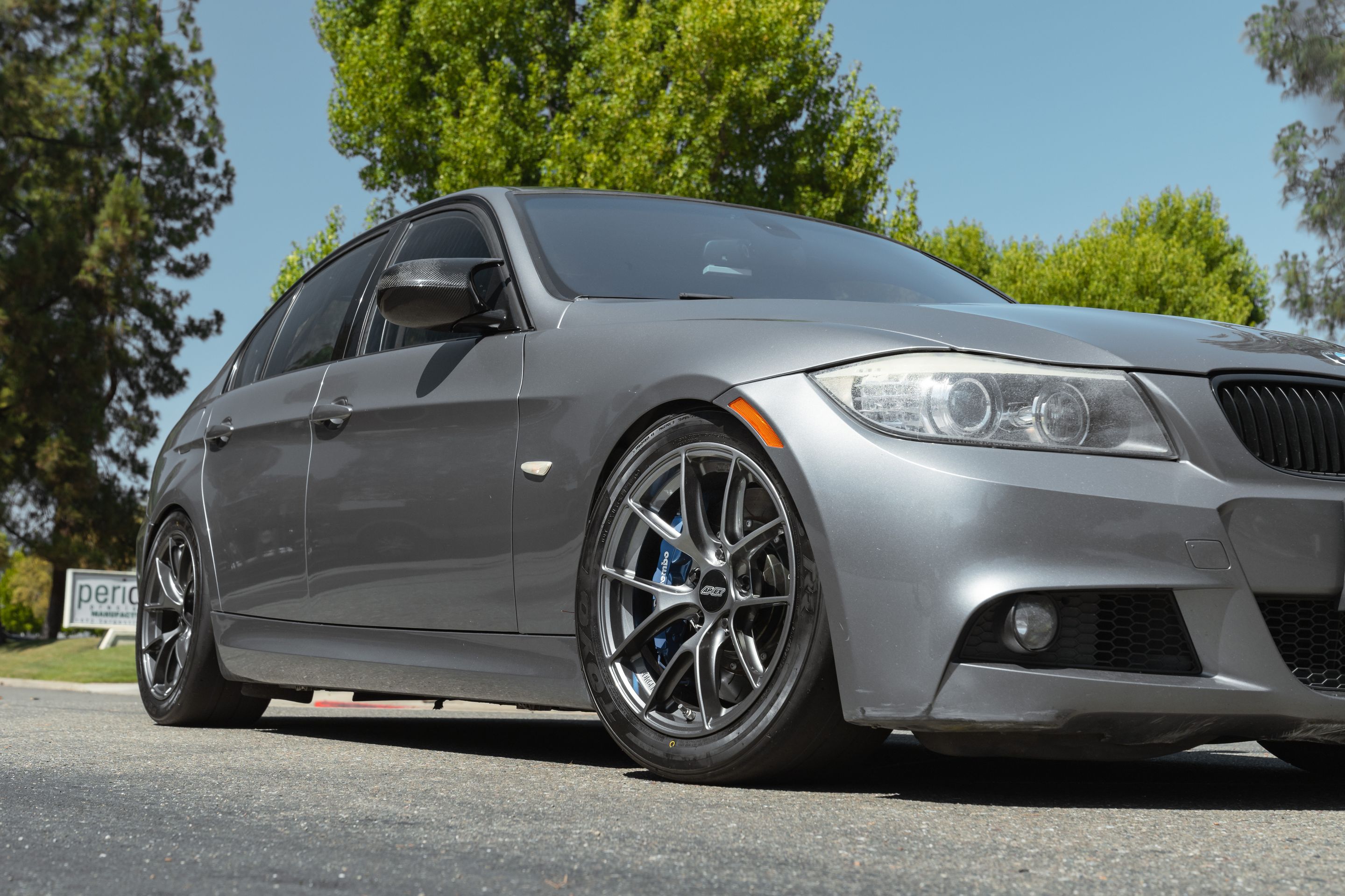 Grey BMW E90 LCI Sedan 3 Series with 17" VS-5RS Apex wheels in Anthracite