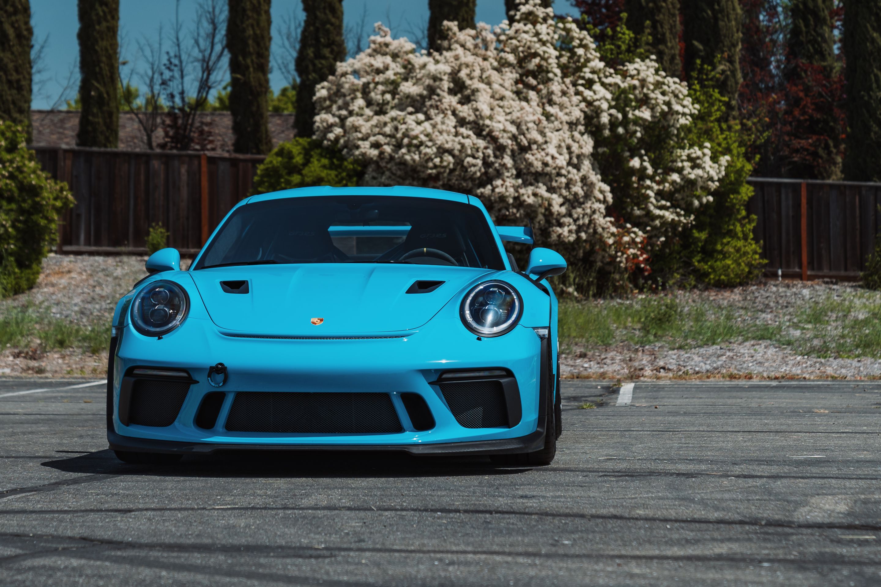 Blue Porsche 911 991.2 GT3 RS with 19" EC-7RS Apex wheels in Anthracite