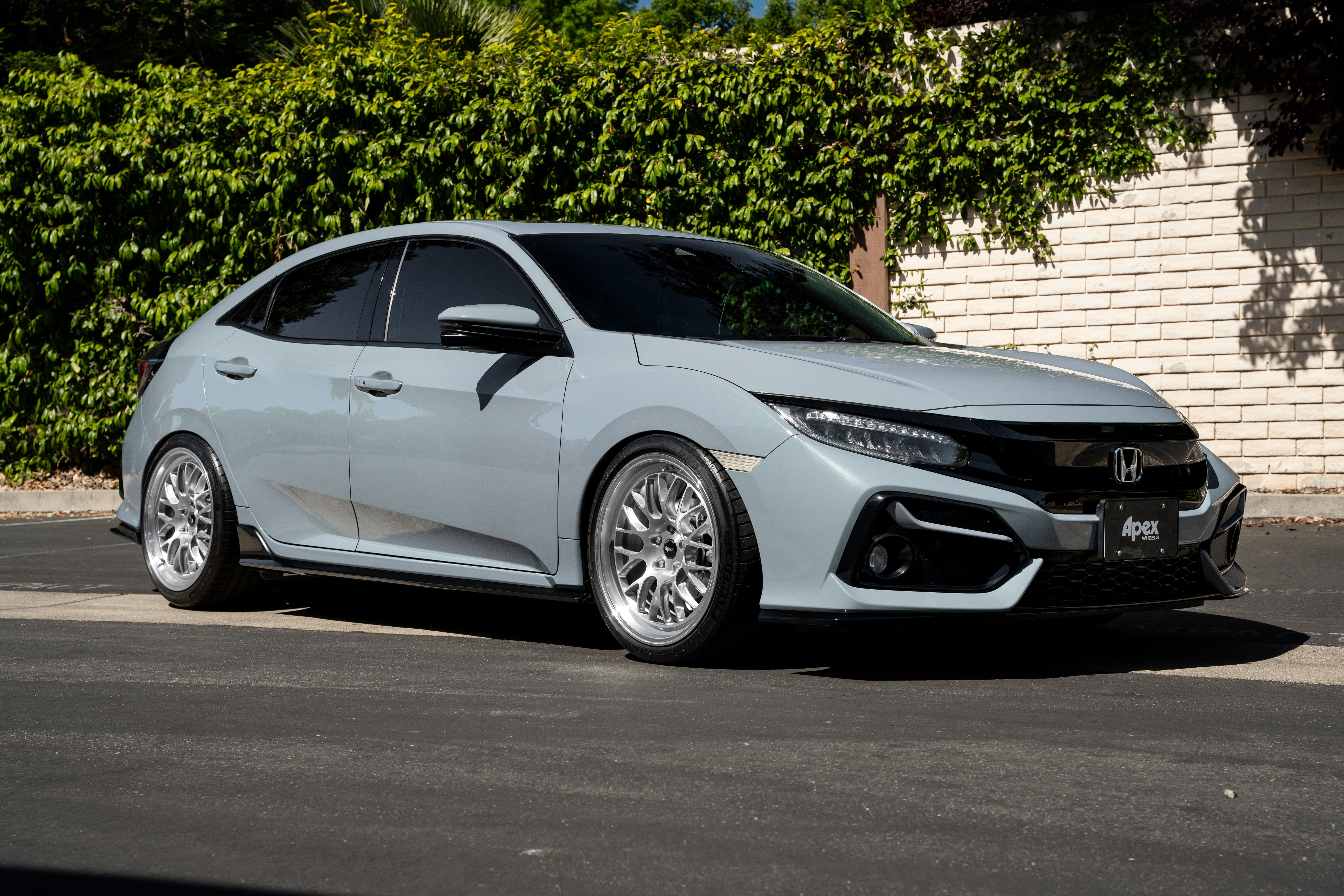 Honda 10th Gen Civic with 19