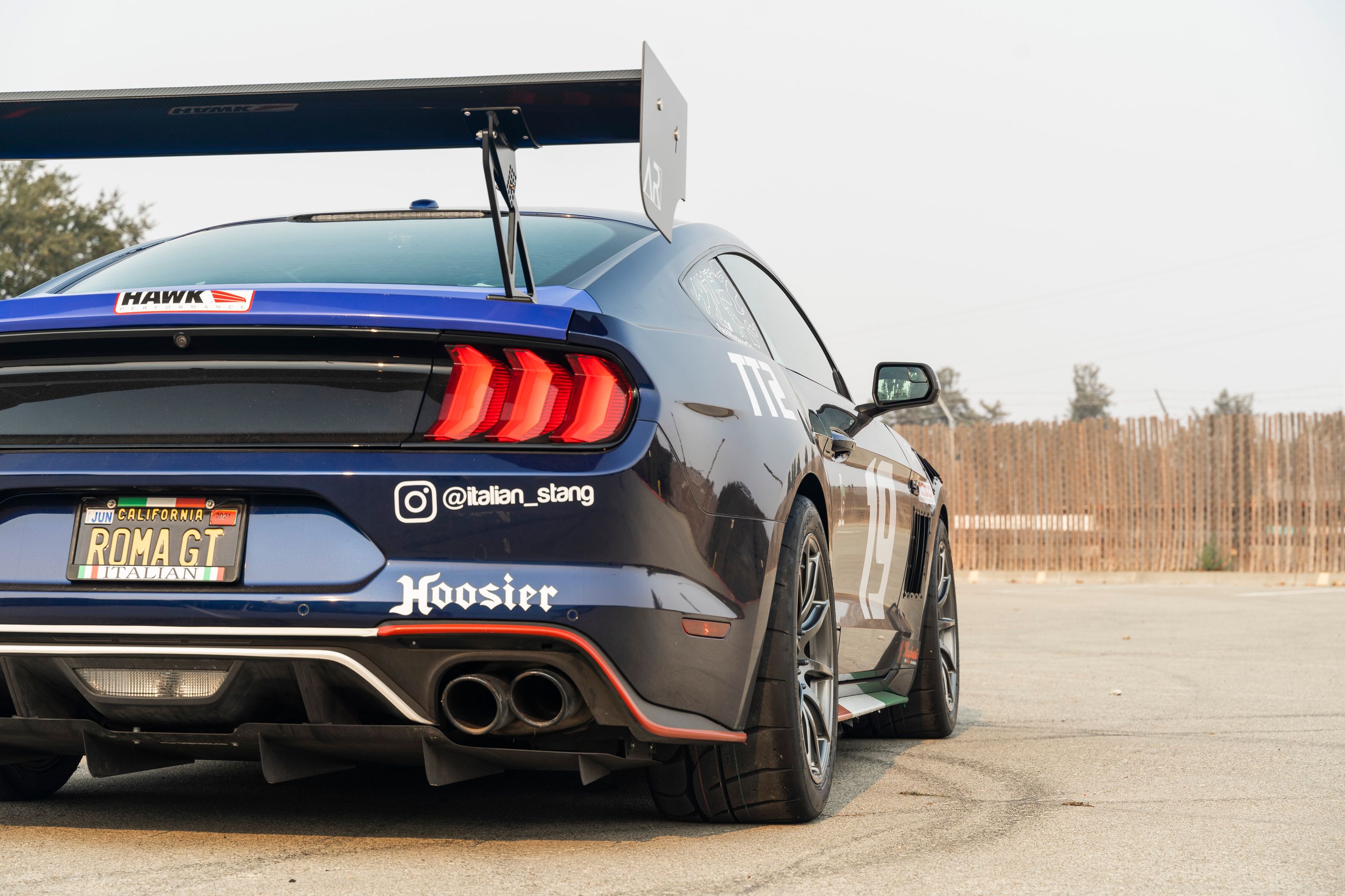 Blue Ford S550 Mustang GT with 18" SM-10 Apex wheels in Anthracite