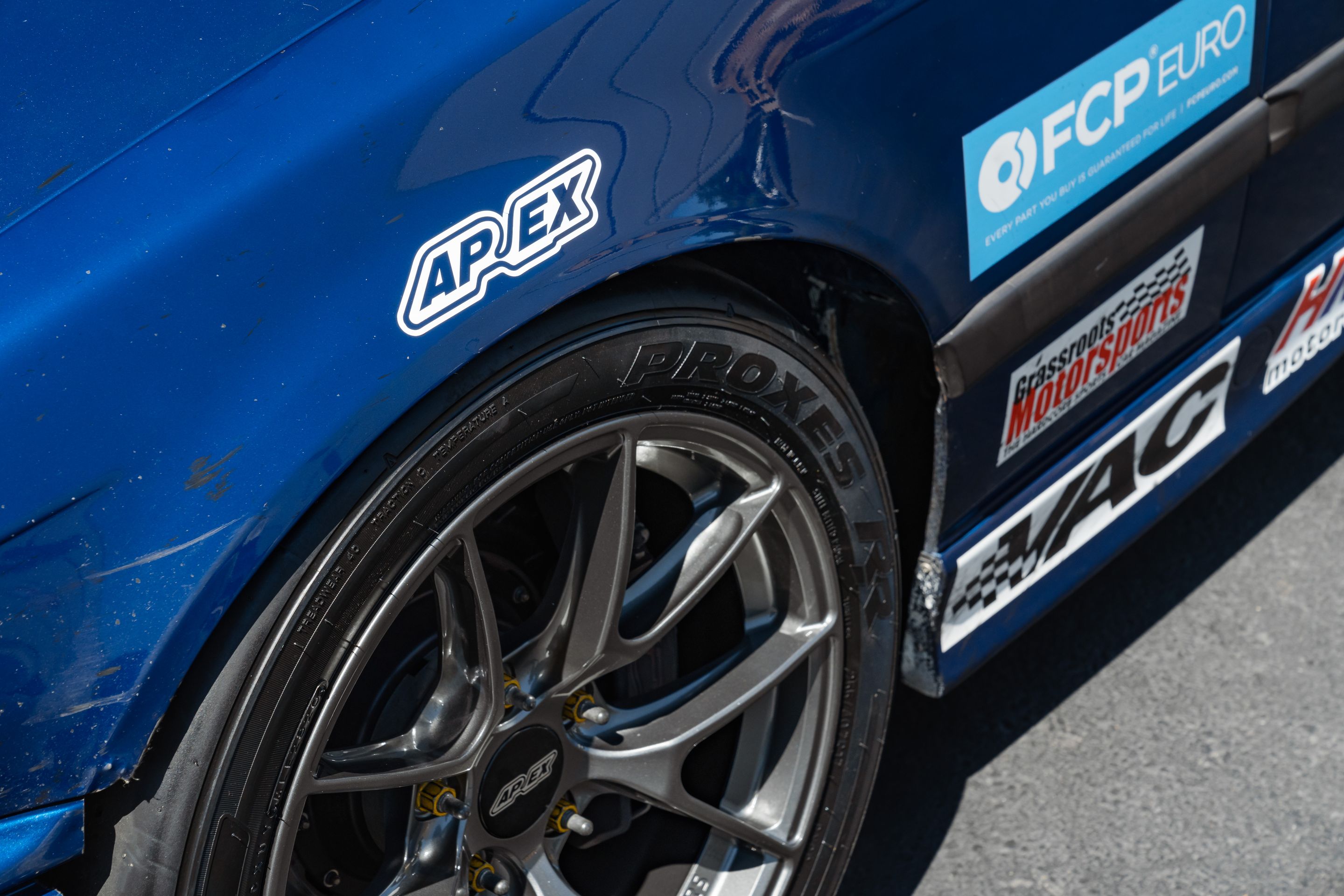 Blue BMW E36 3 Series with 17" VS-5RS Apex wheels in Anthracite