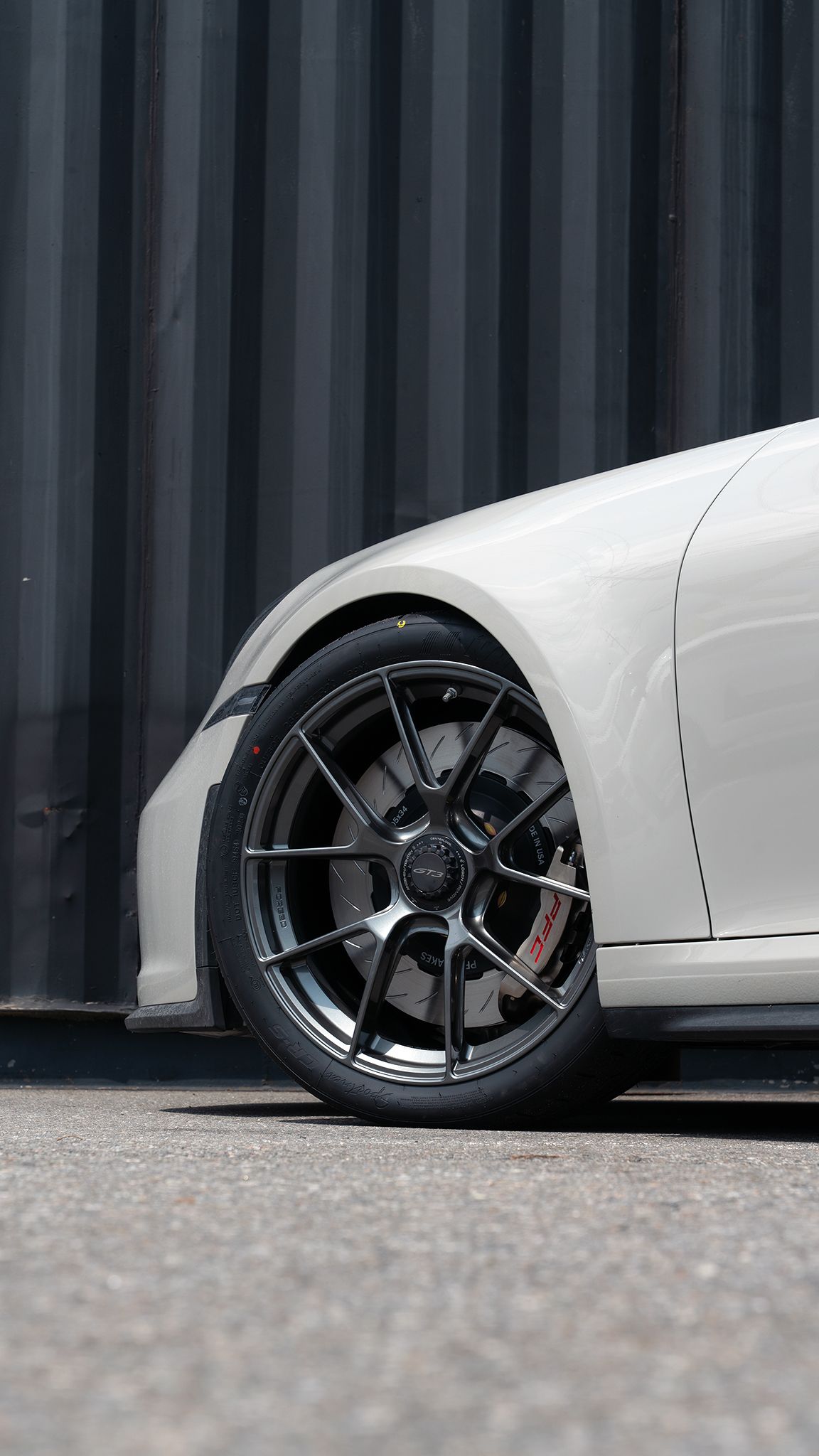 Grey Porsche 911 992.1 GT3 with 20"/21" VS-5RS Apex wheels in Anthracite