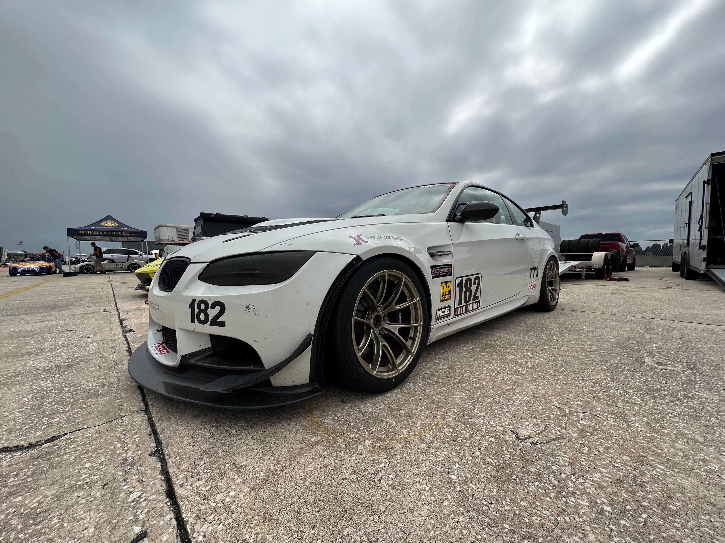 White BMW E92 Coupe M3 with 18" VS-5RS Apex wheels in Motorsport Gold
