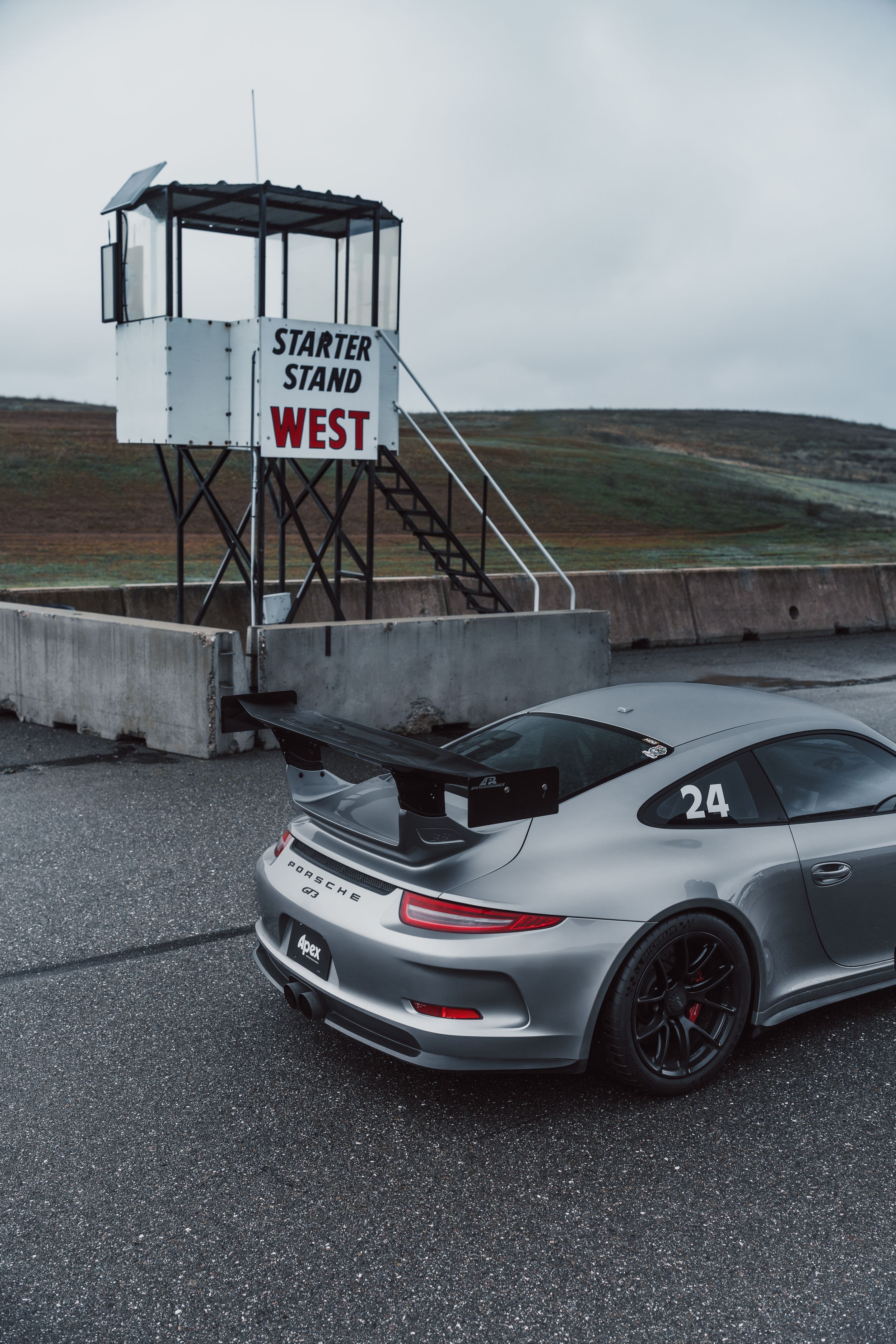 Silver Porsche 911 991.1 GT3 with 19" VS-5RE Apex wheels in Satin Black