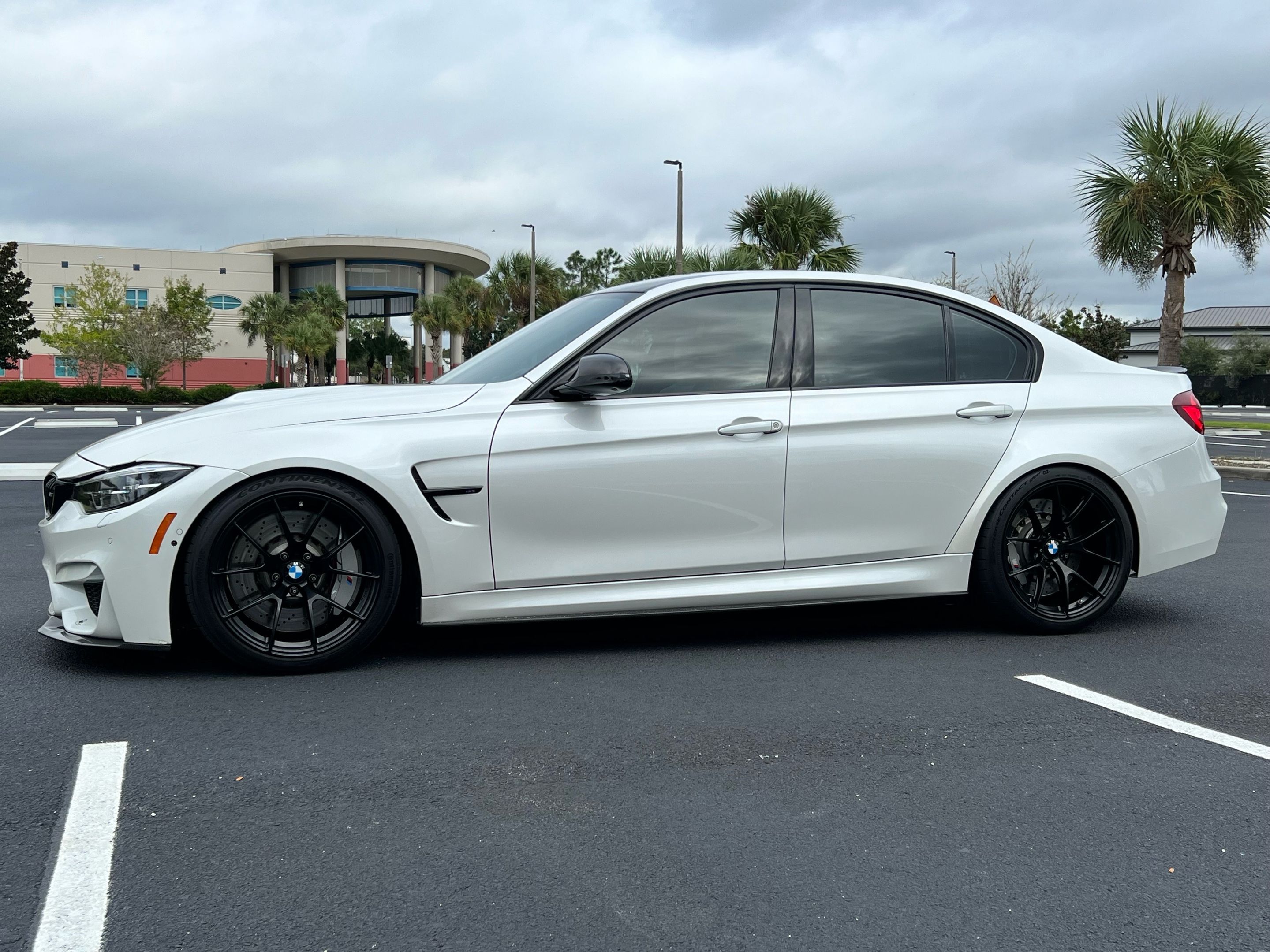 White BMW F80 M3 with 19" VS-5RS Apex wheels in Satin Black