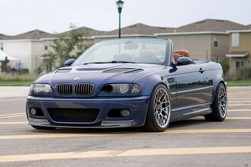 Blue BMW E46 M3 with 18" ARC-8 Apex wheels in Anthracite