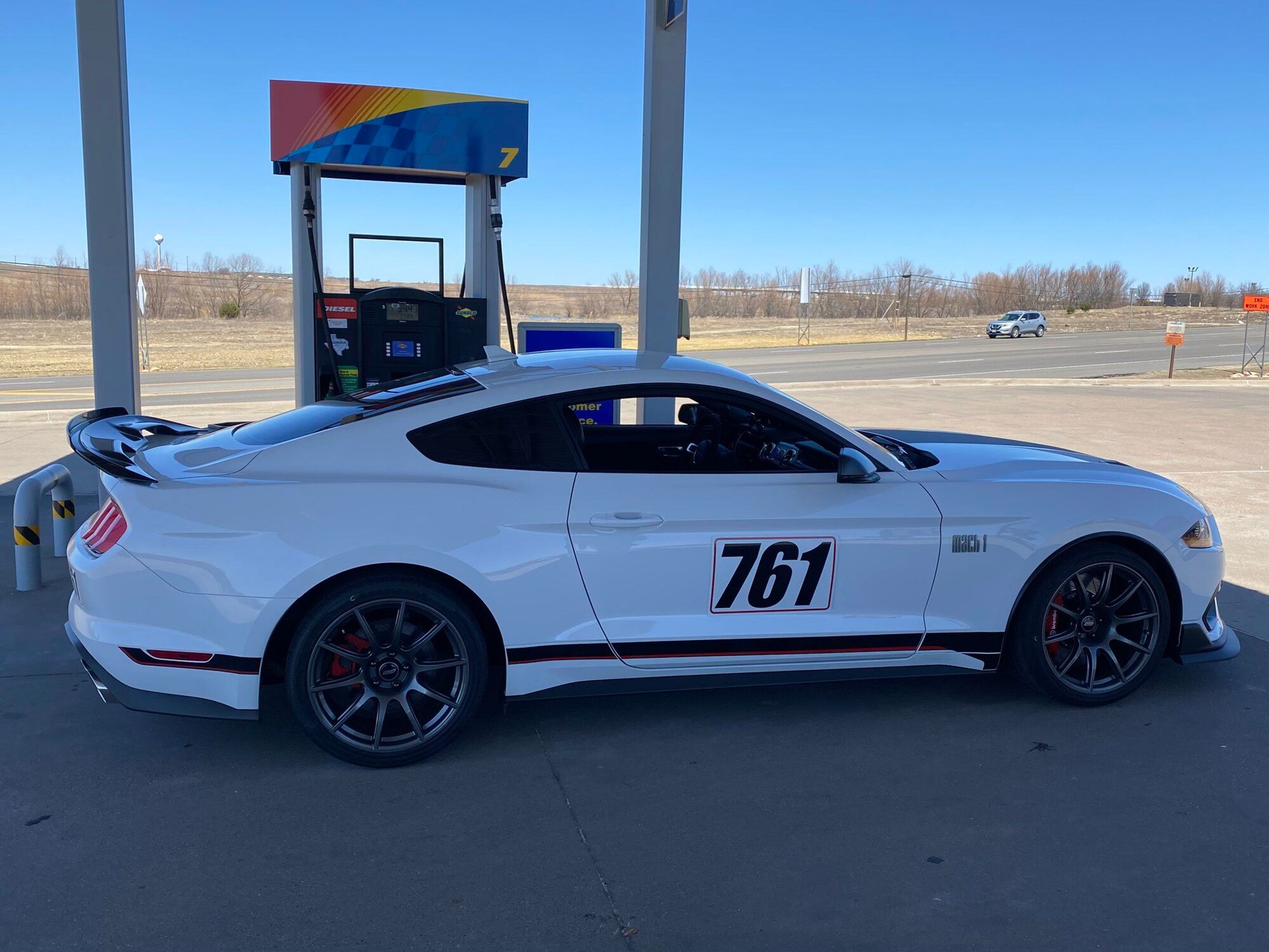 White Ford S550 Mustang Mach 1 with 19" SM-10 Apex wheels in Anthracite