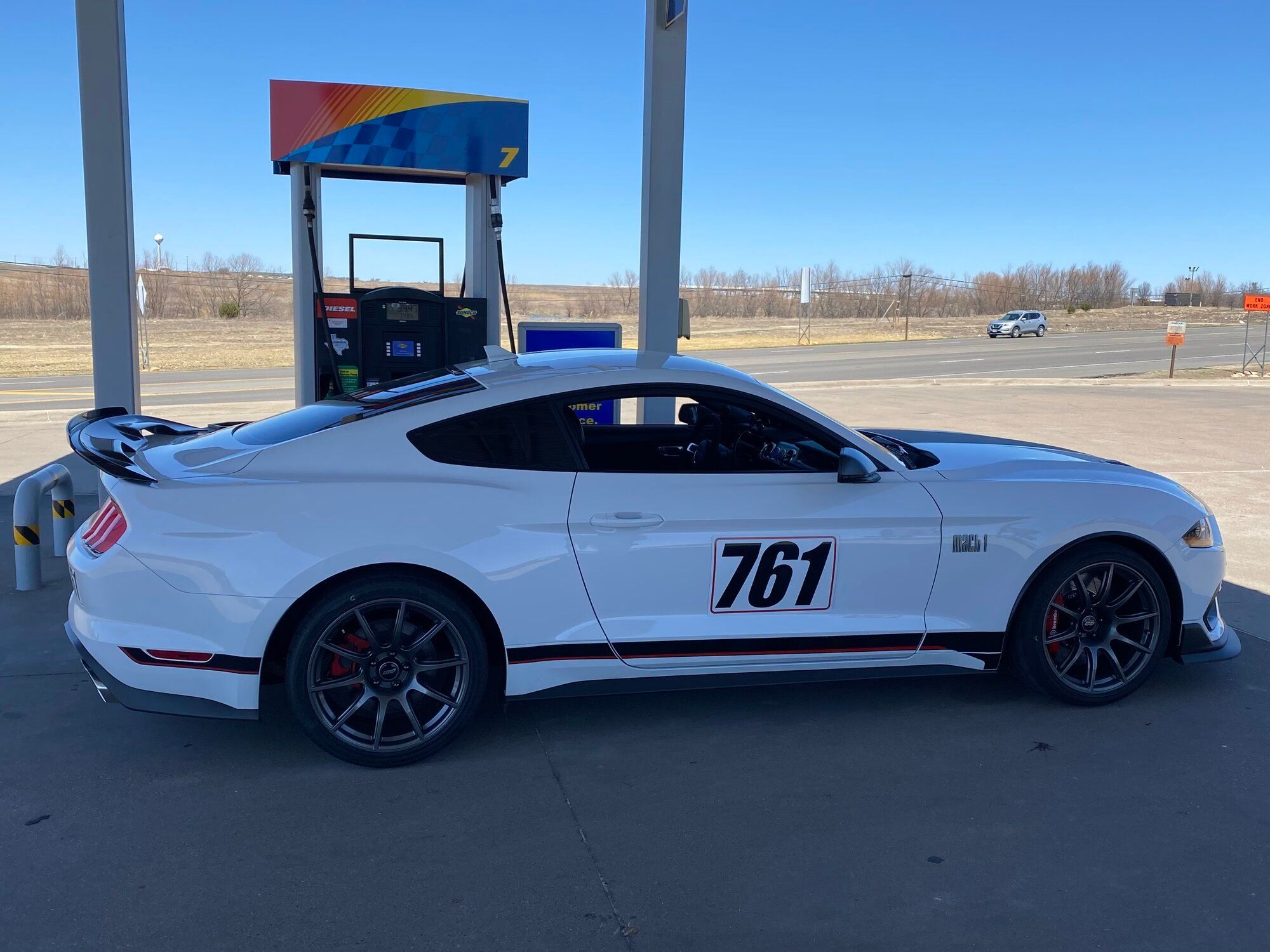 White Ford S550 Mustang Mach 1 with 19" SM-10 Apex wheels in Anthracite