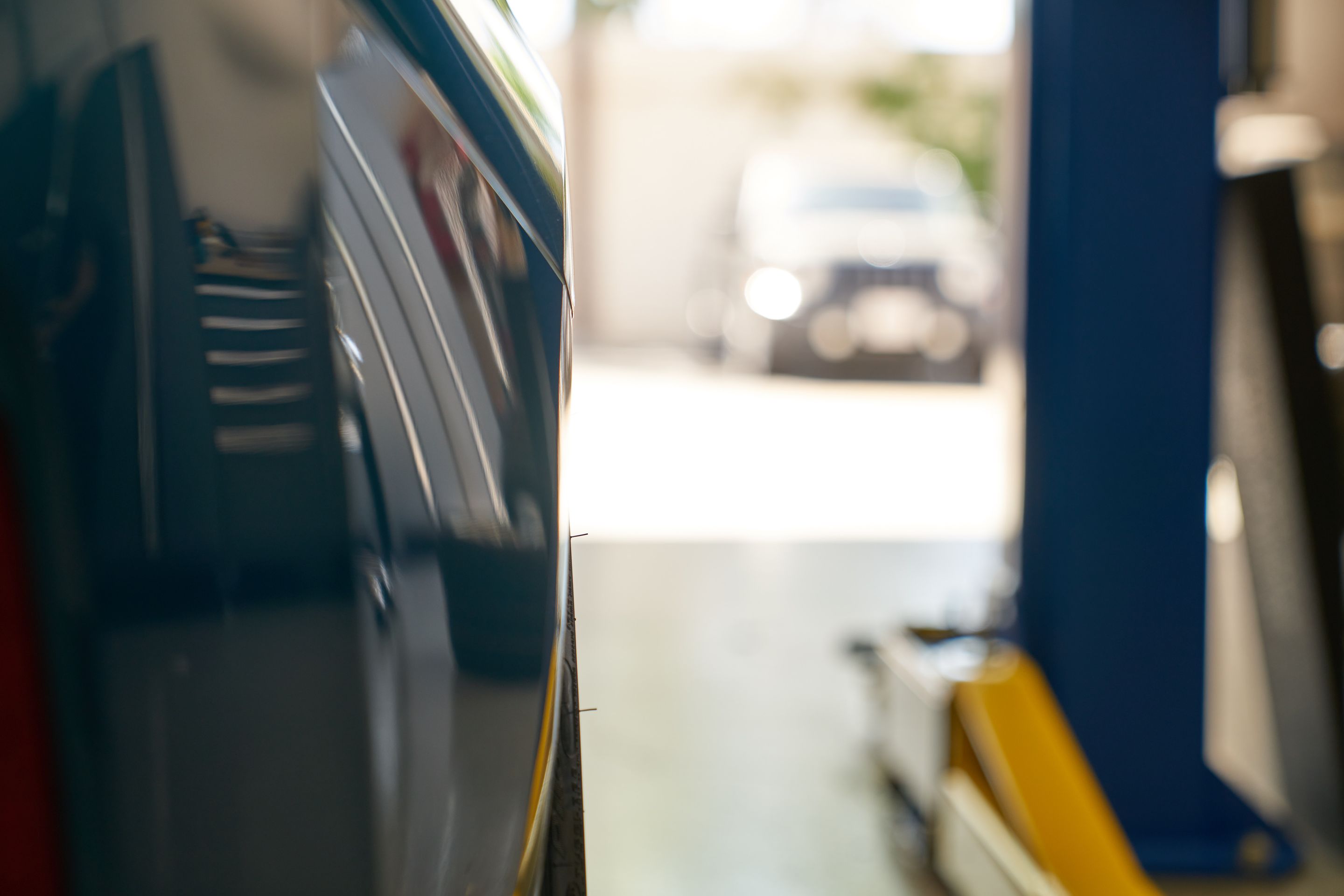 Blue BMW F87 M2 with 19" EC-7 Apex wheels in Race Silver