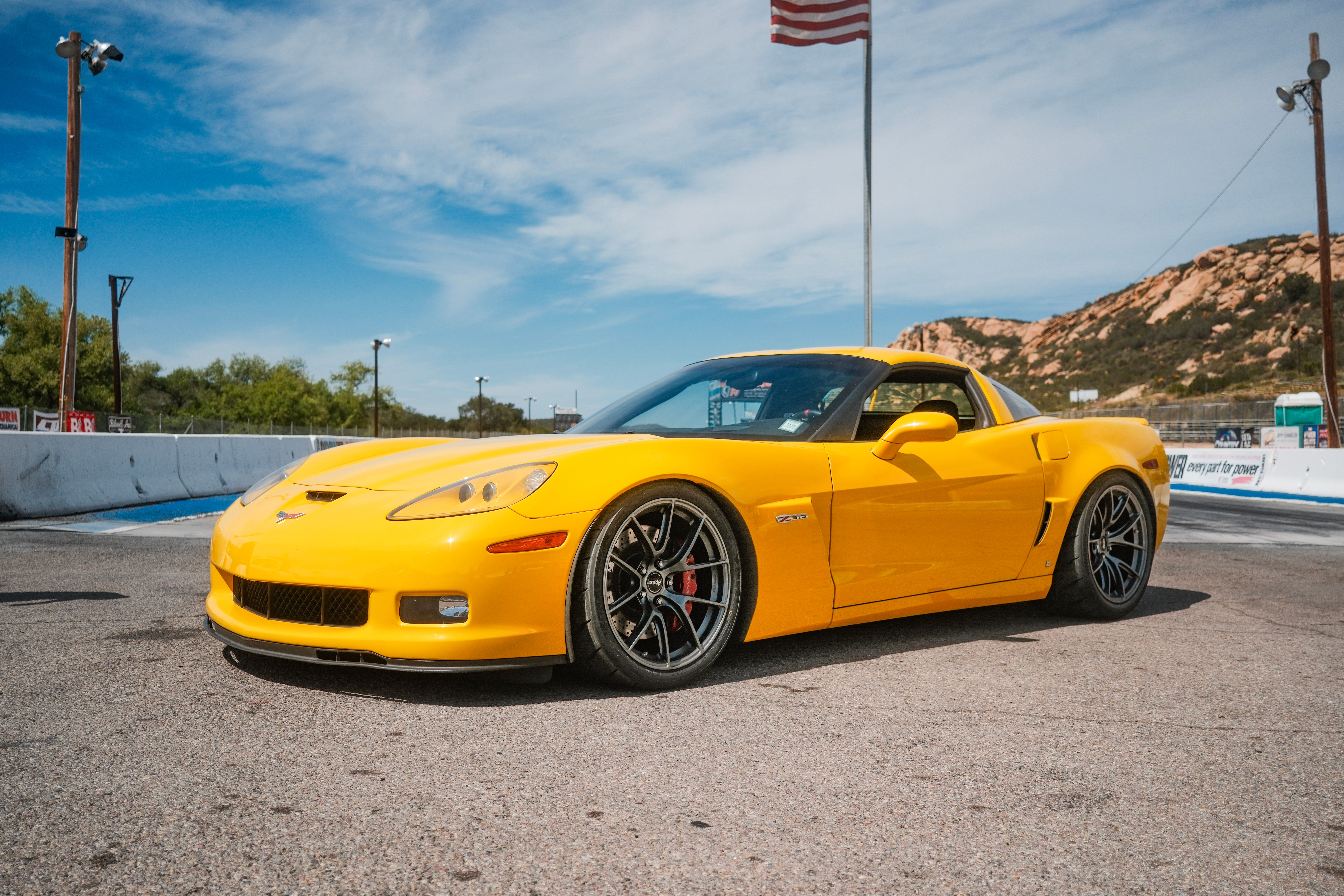 Yellow Chevrolet Corvette - VS-5RS in Anthracite