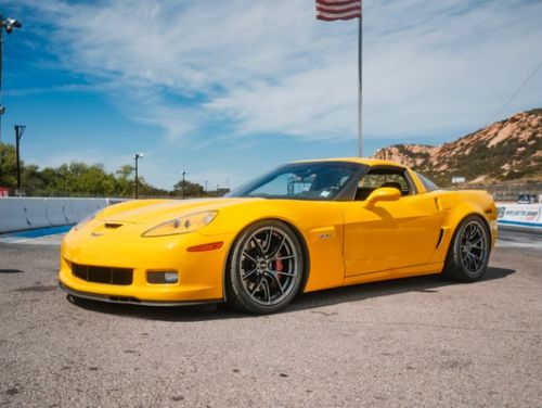 Yellow Chevrolet Corvette - VS-5RS in Anthracite