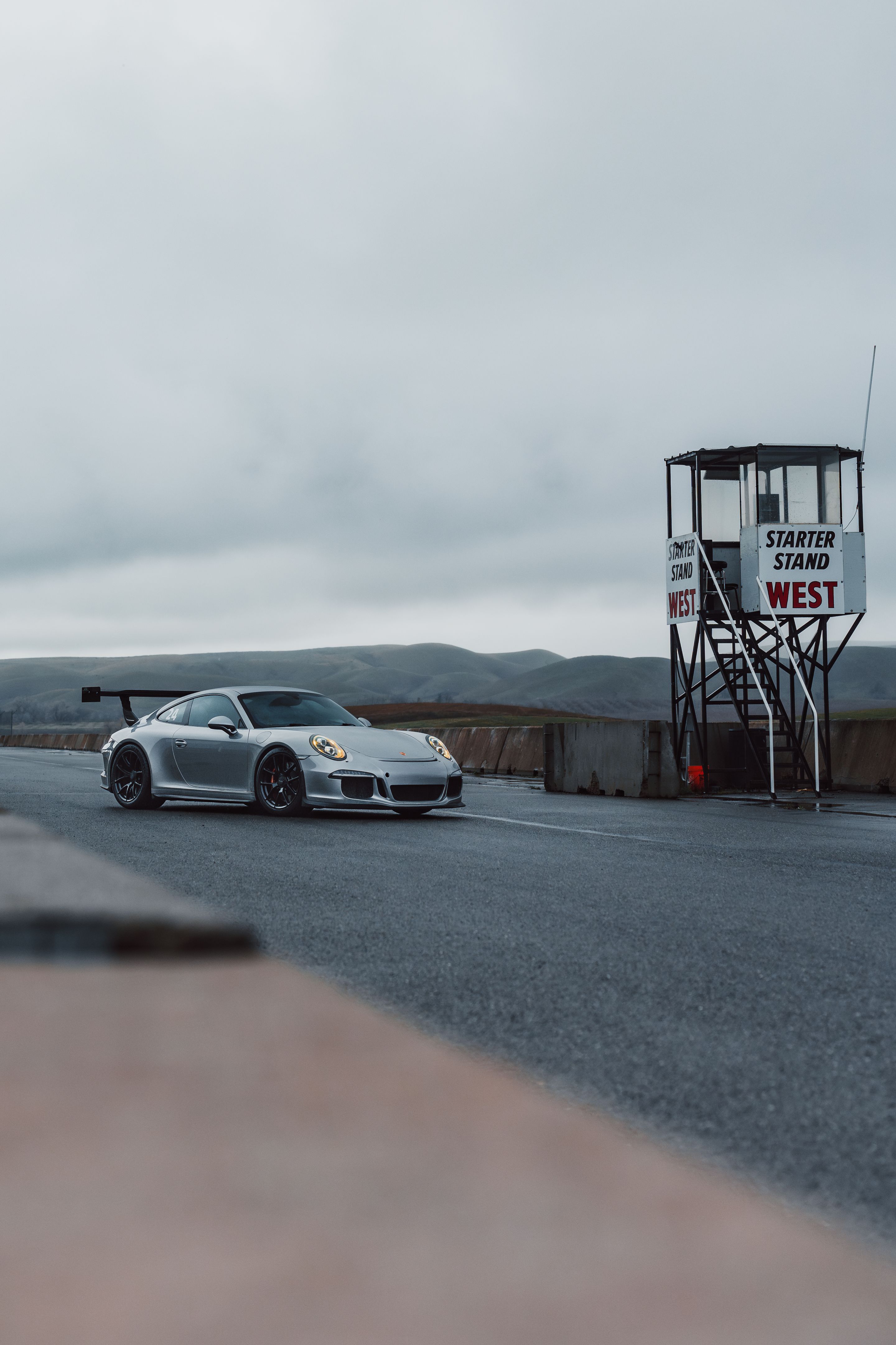 Silver Porsche 911 991.1 GT3 with 19" VS-5RE Apex wheels in Satin Black