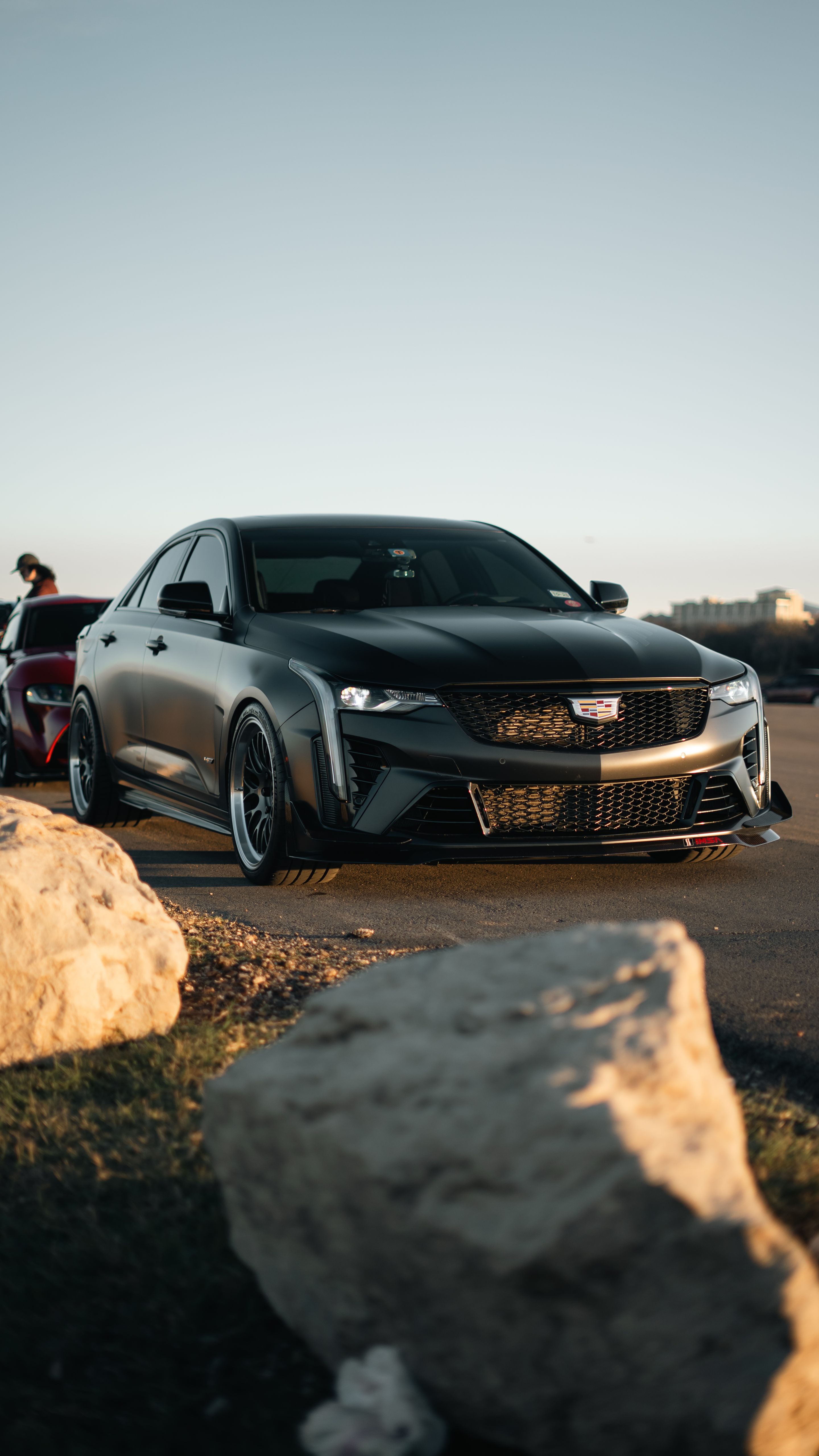 Black Cadillac CT4-V Blackwing with 19" ML-10RT Apex wheels in Machined Lip Anthracite