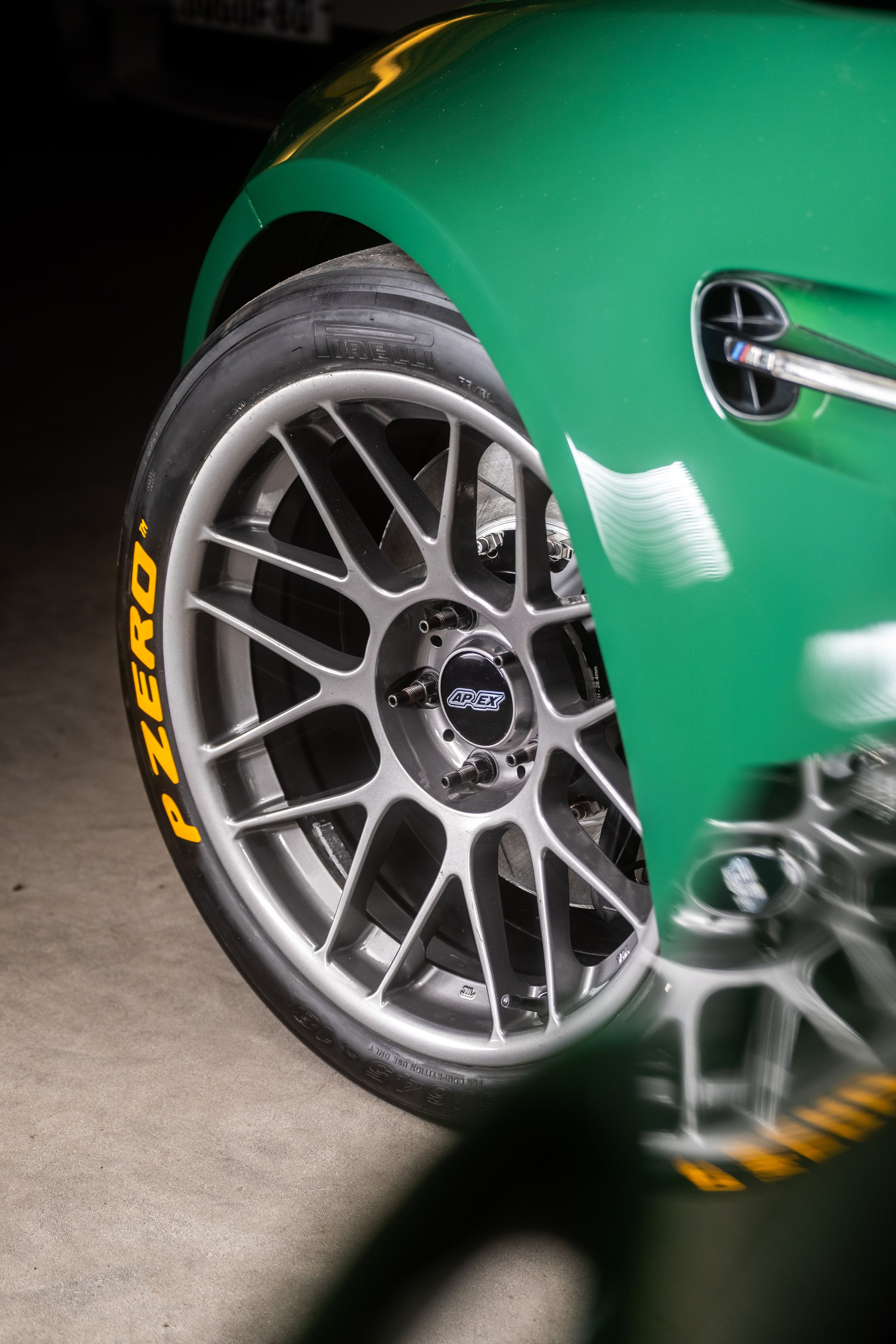 Green BMW E92 Coupe M3 with 18" ARC-8 Apex wheels in Anthracite