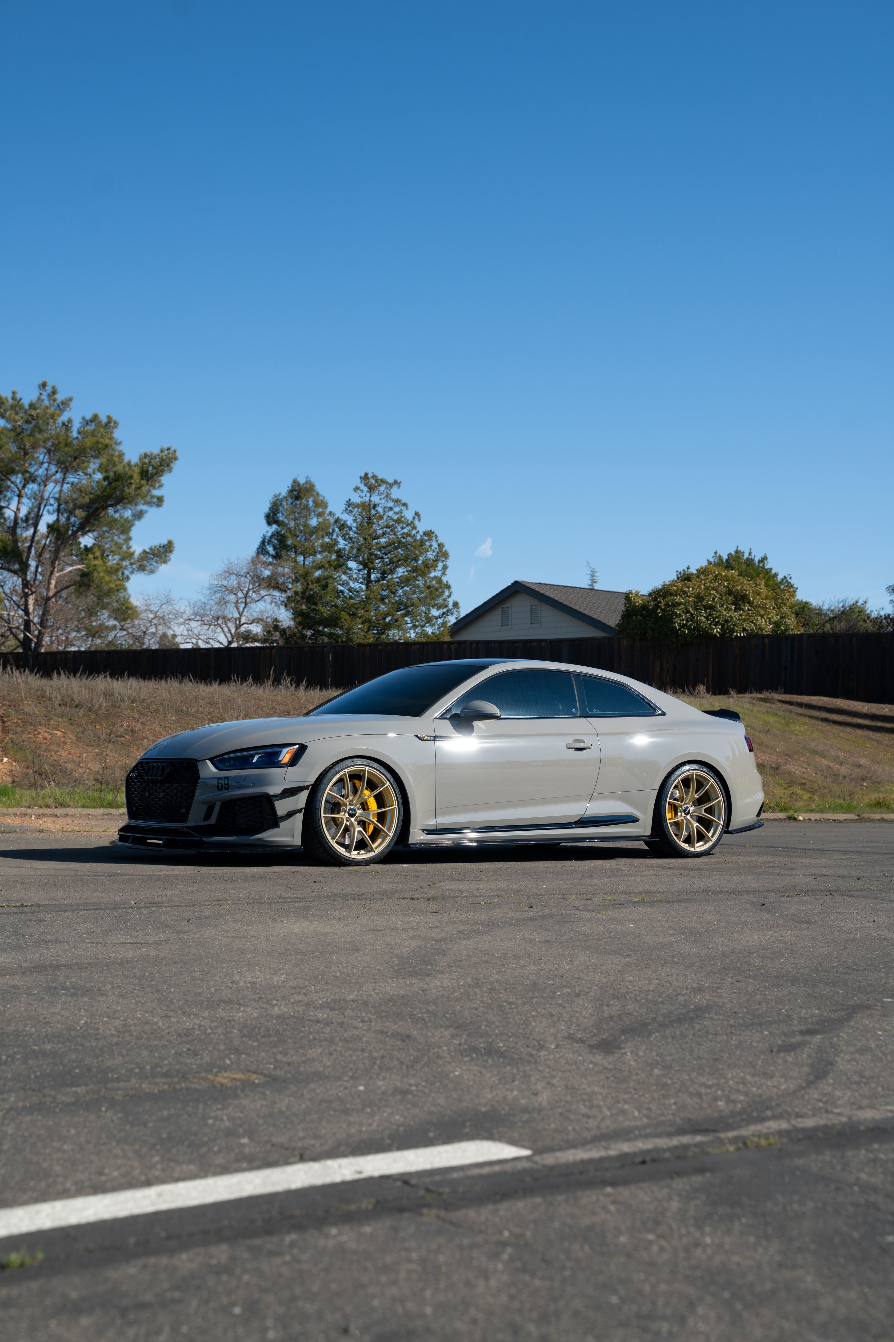 Grey Audi B9 RS 5 Coupe with 20" VS-5RS Apex wheels in Motorsport Gold
