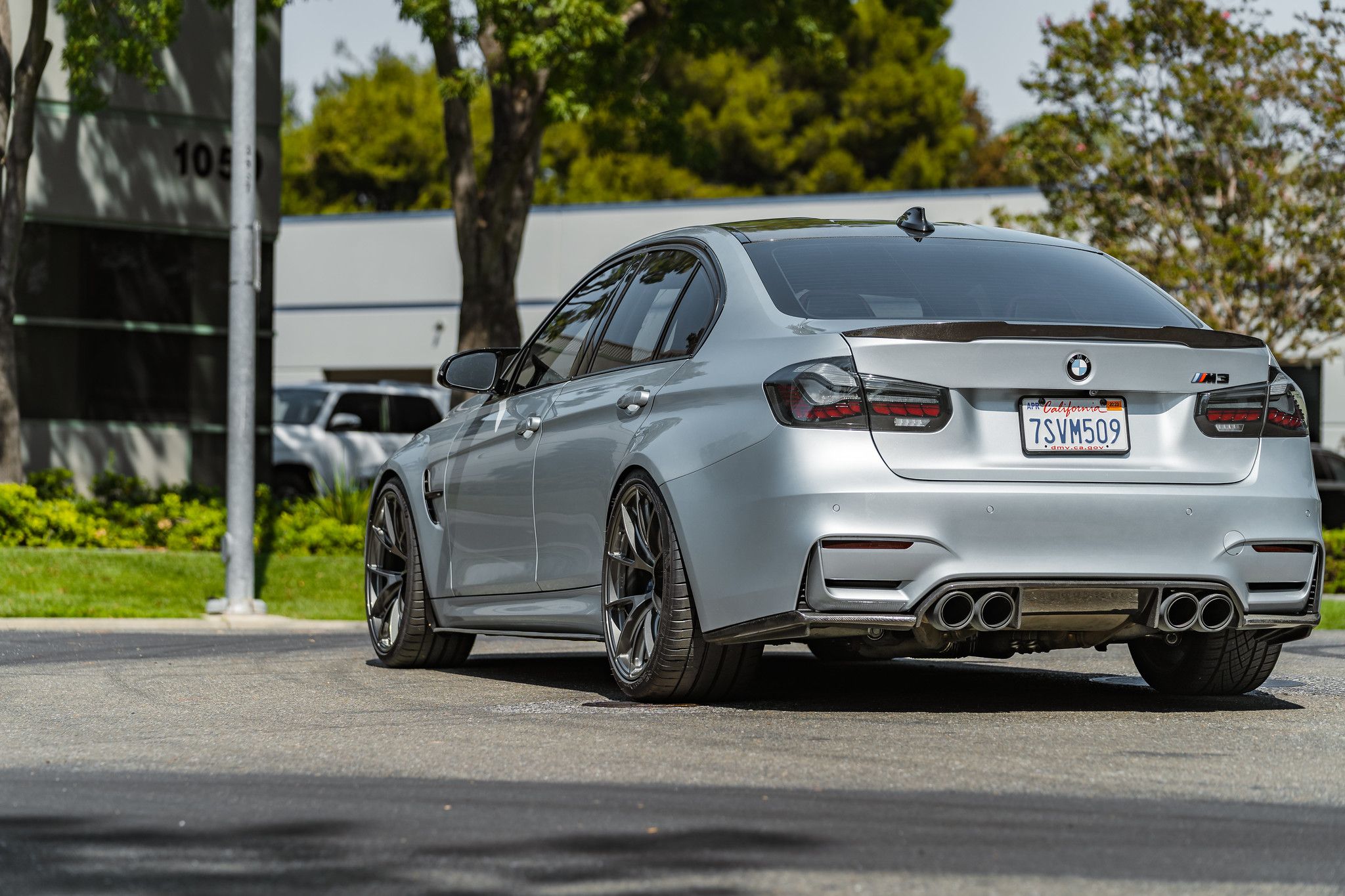 Silver BMW F80 M3 with 20" VS-5RS Apex wheels in Anthracite